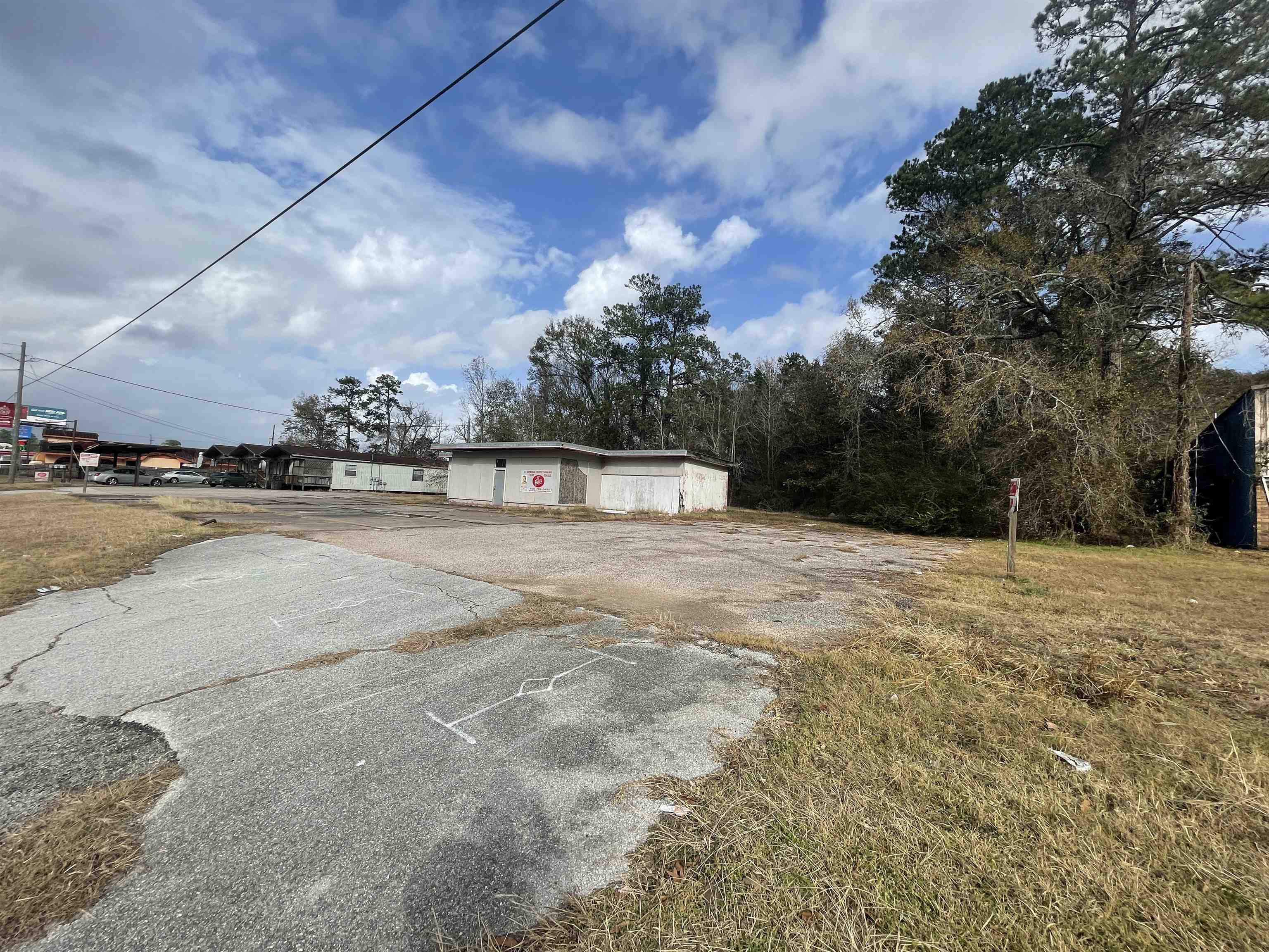 Property Photo: 1280 N Main TX 77662
