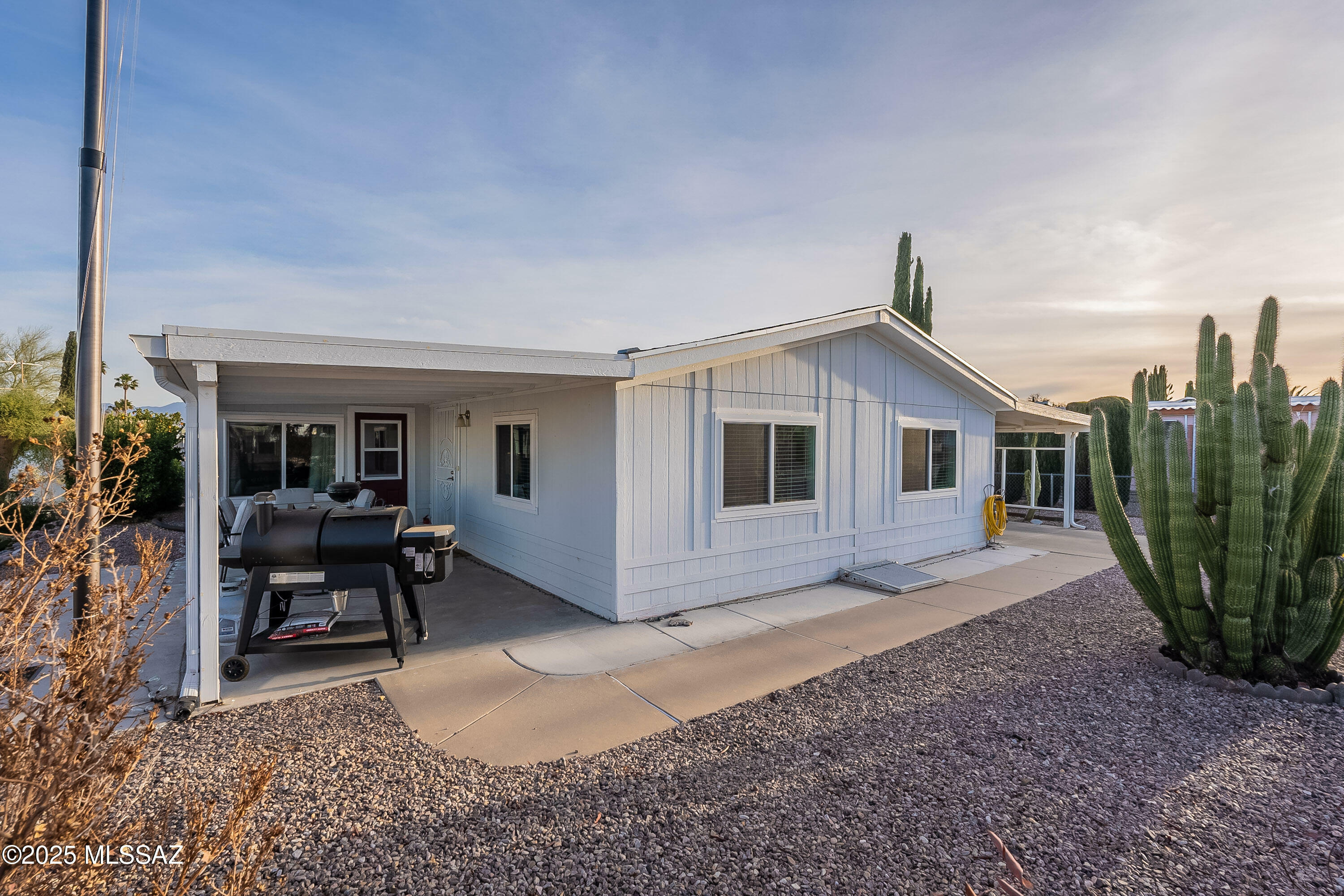 Property Photo:  65 W Aliso Drive  AZ 85614 