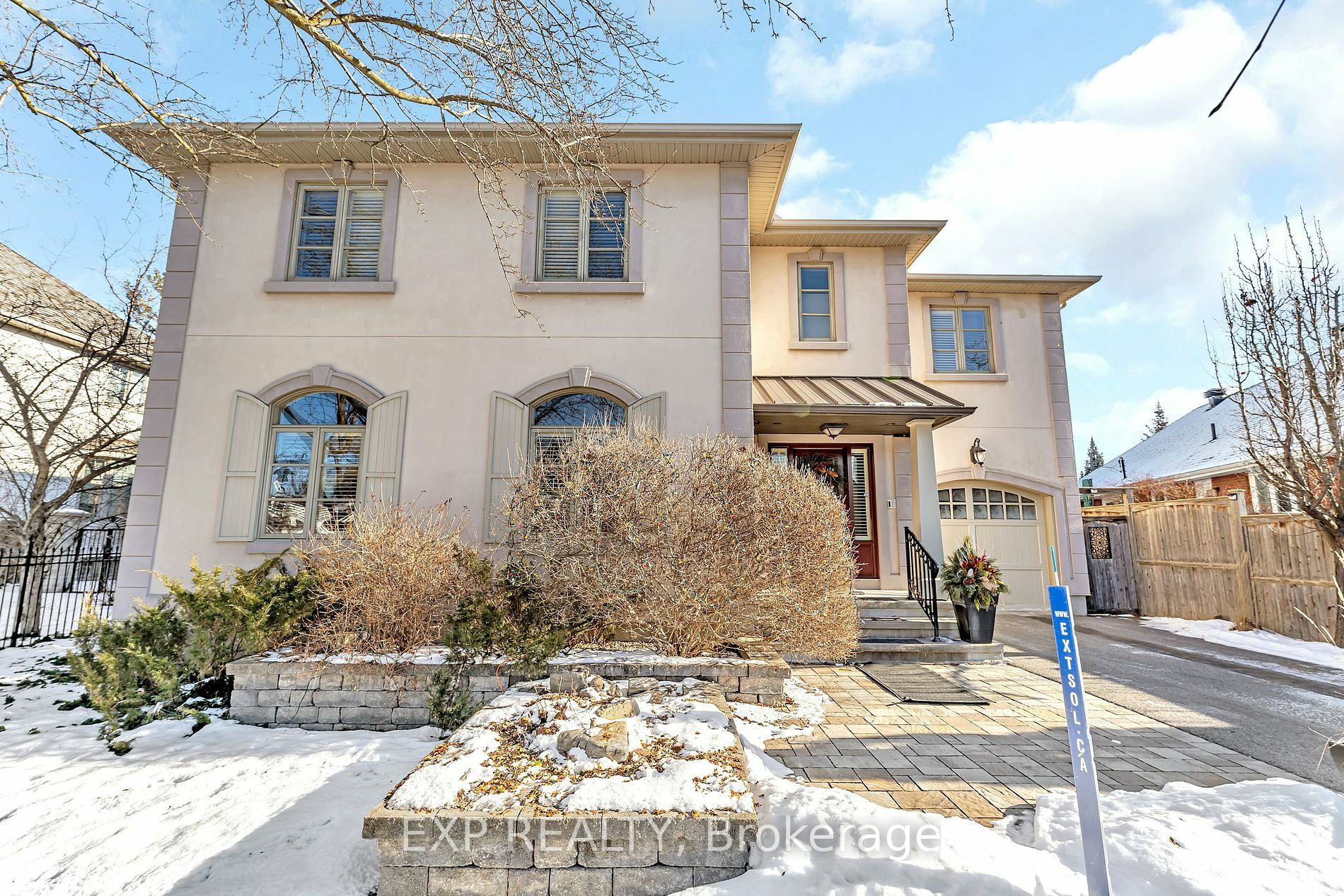 Property Photo:  685 Denbury Ave  ON K2A 2P2 