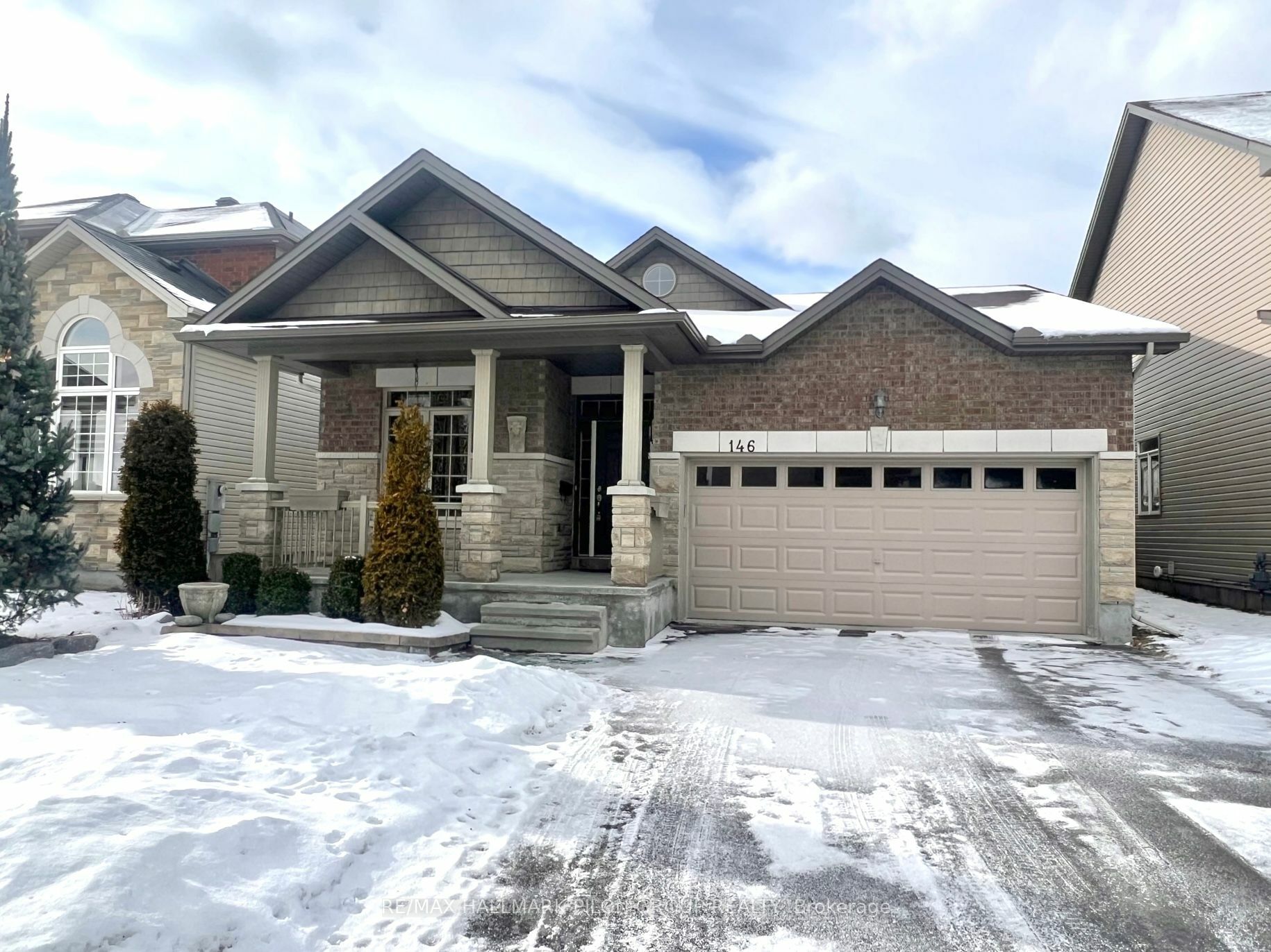 Property Photo:  146 Esterbrook Dr  ON K1W 0H2 