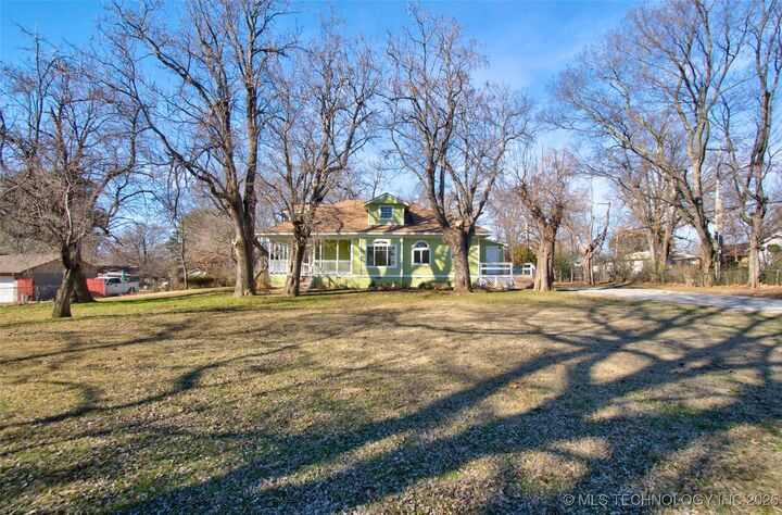 Property Photo:  501 Bacone Street  OK 74403 