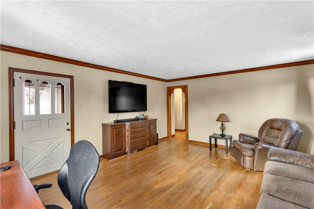 Property Photo:  1441 Oakridge Dr  PA 15003 