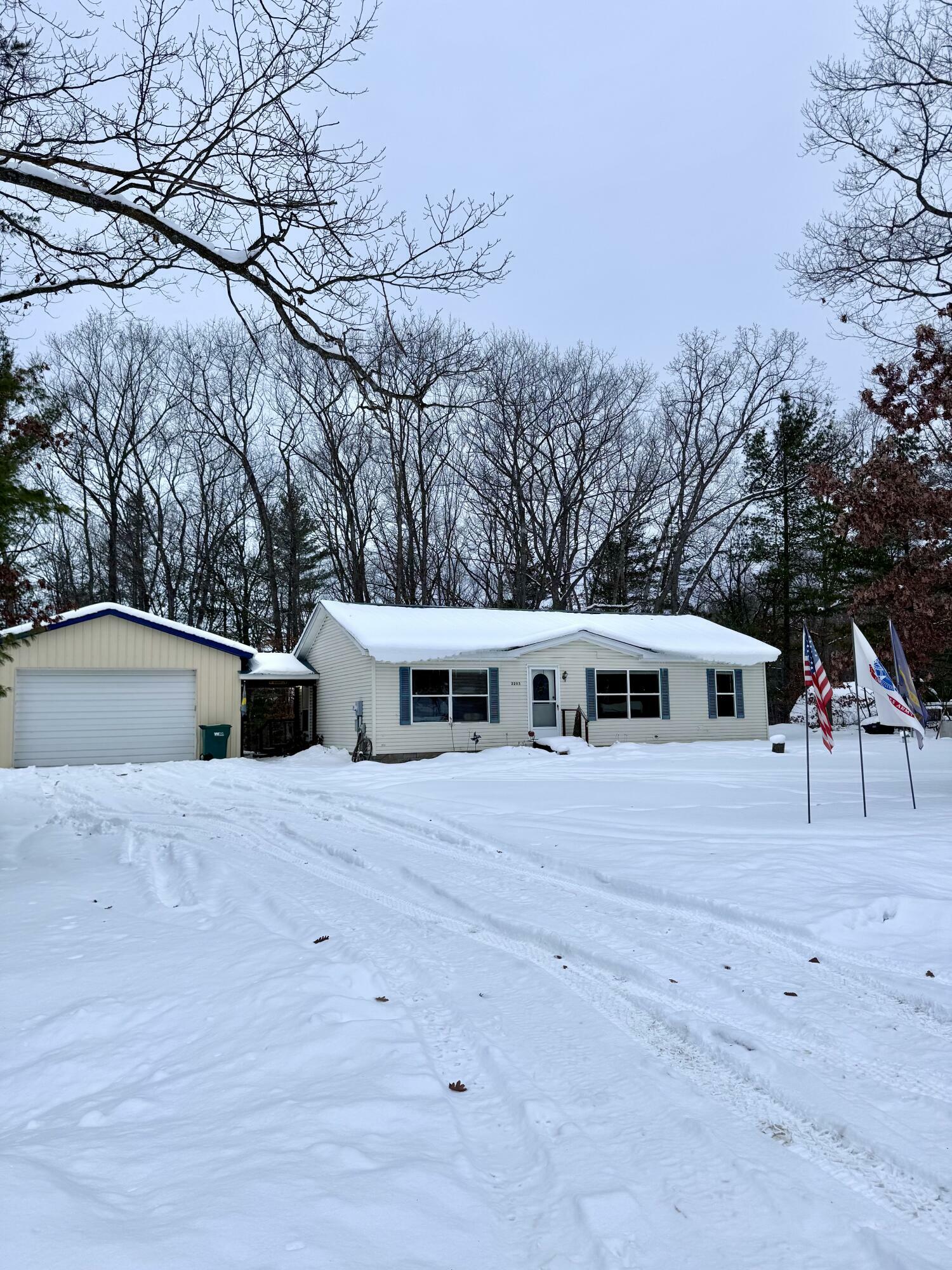 Property Photo: 2253 Bennett Road MI 49791