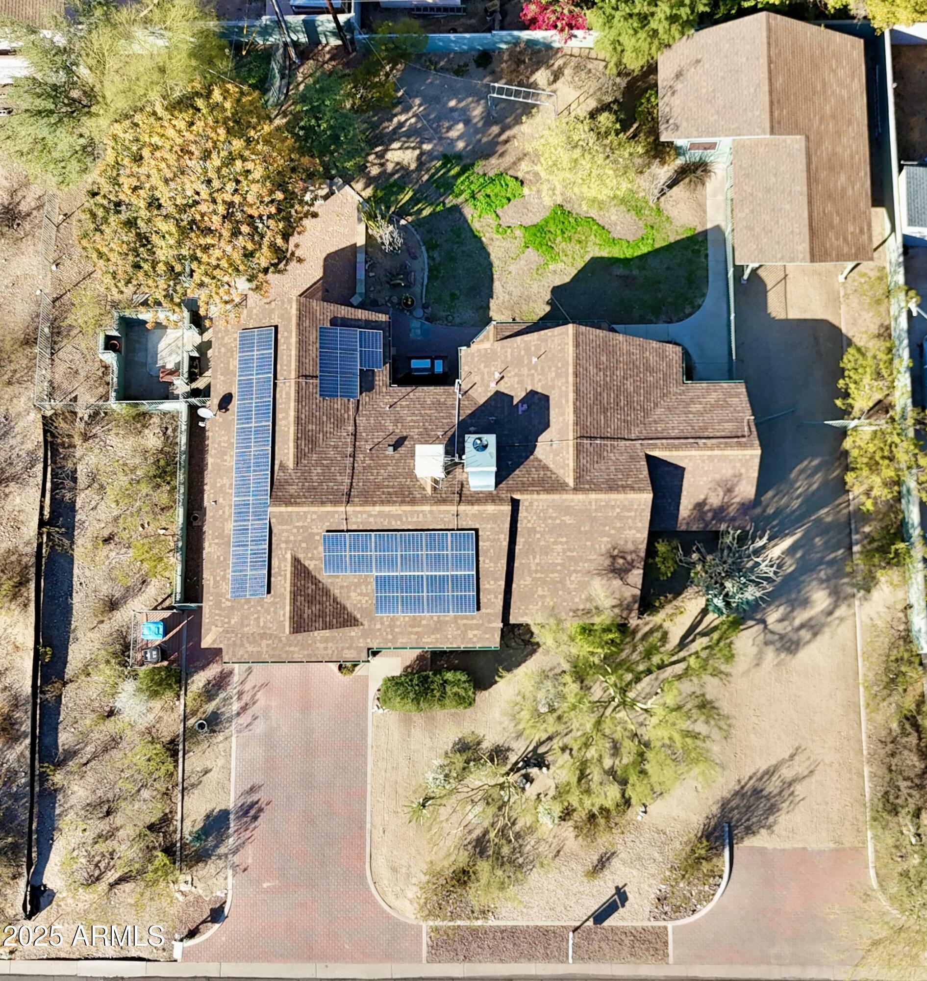 Property Photo:  1414 E Shangri La Road  AZ 85020 