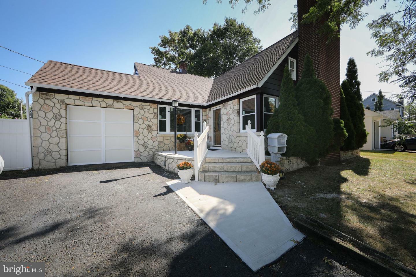 Property Photo:  214 E Cuthbert Boulevard  NJ 08108 