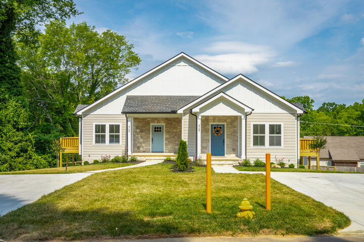 Property Photo:  