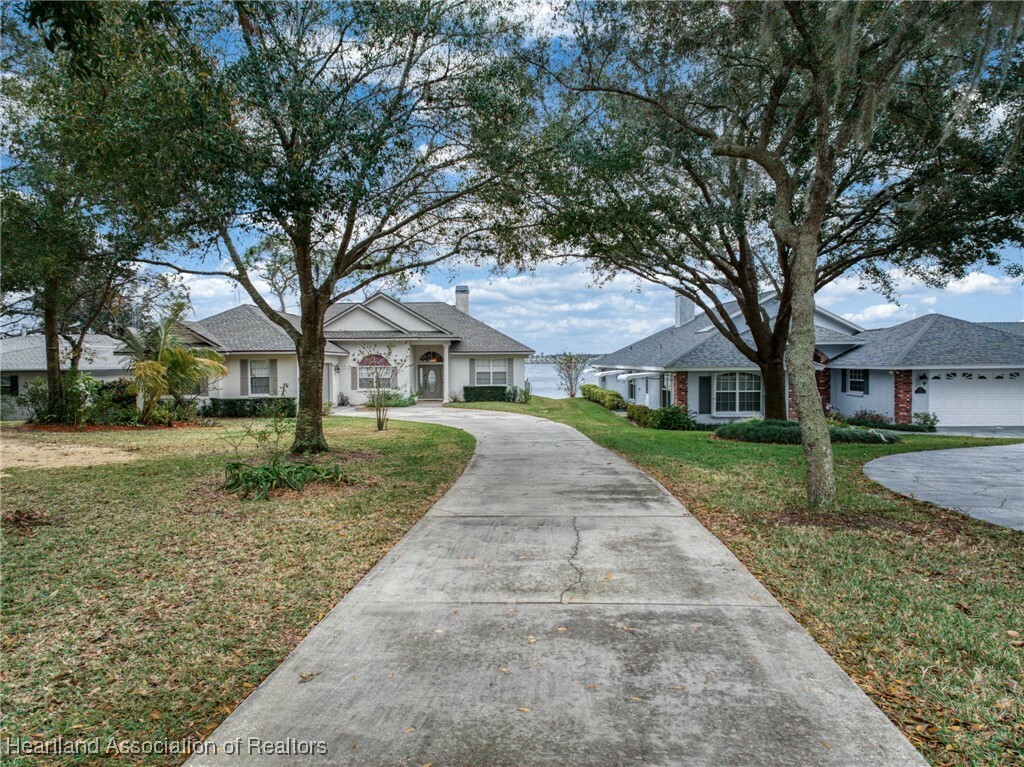 Property Photo:  308 Sirena Drive  FL 33852 