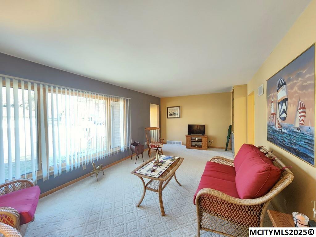 Property Photo: 519 17th St W IA 50428