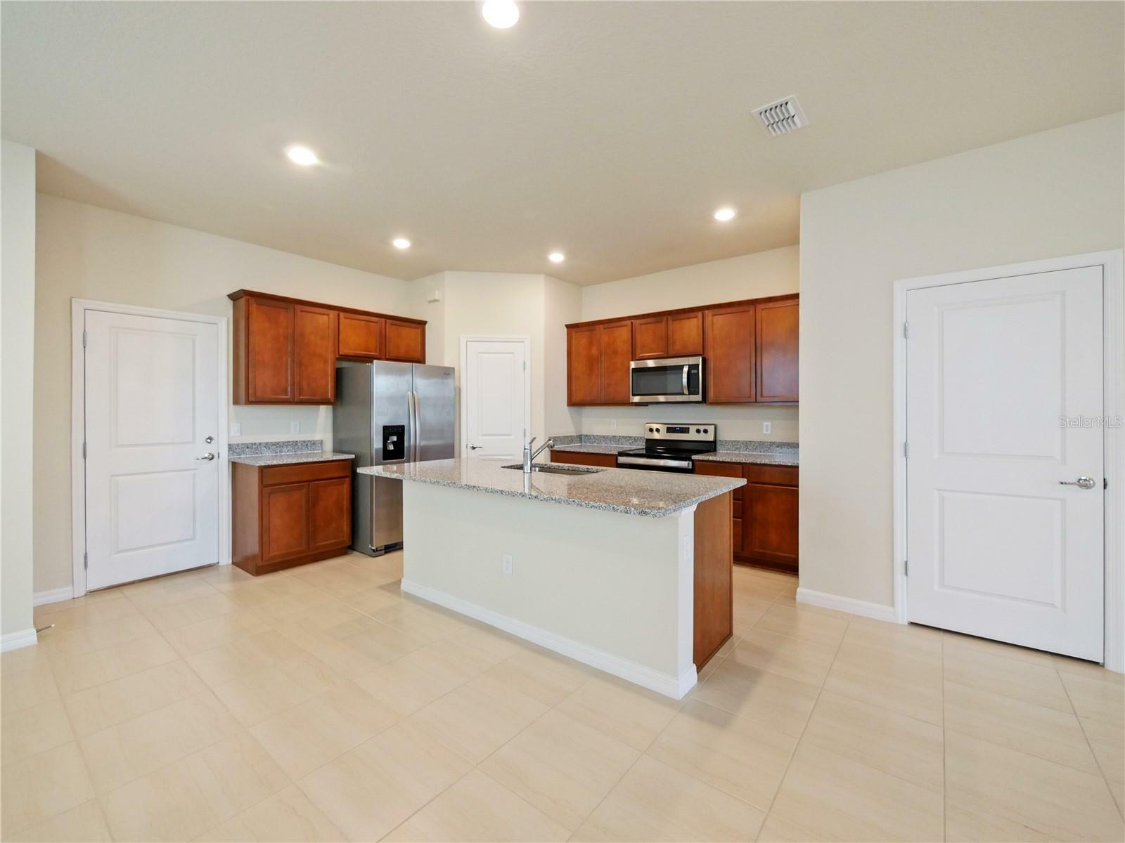 Property Photo:  5650 Wooden Pine Drive  FL 32829 