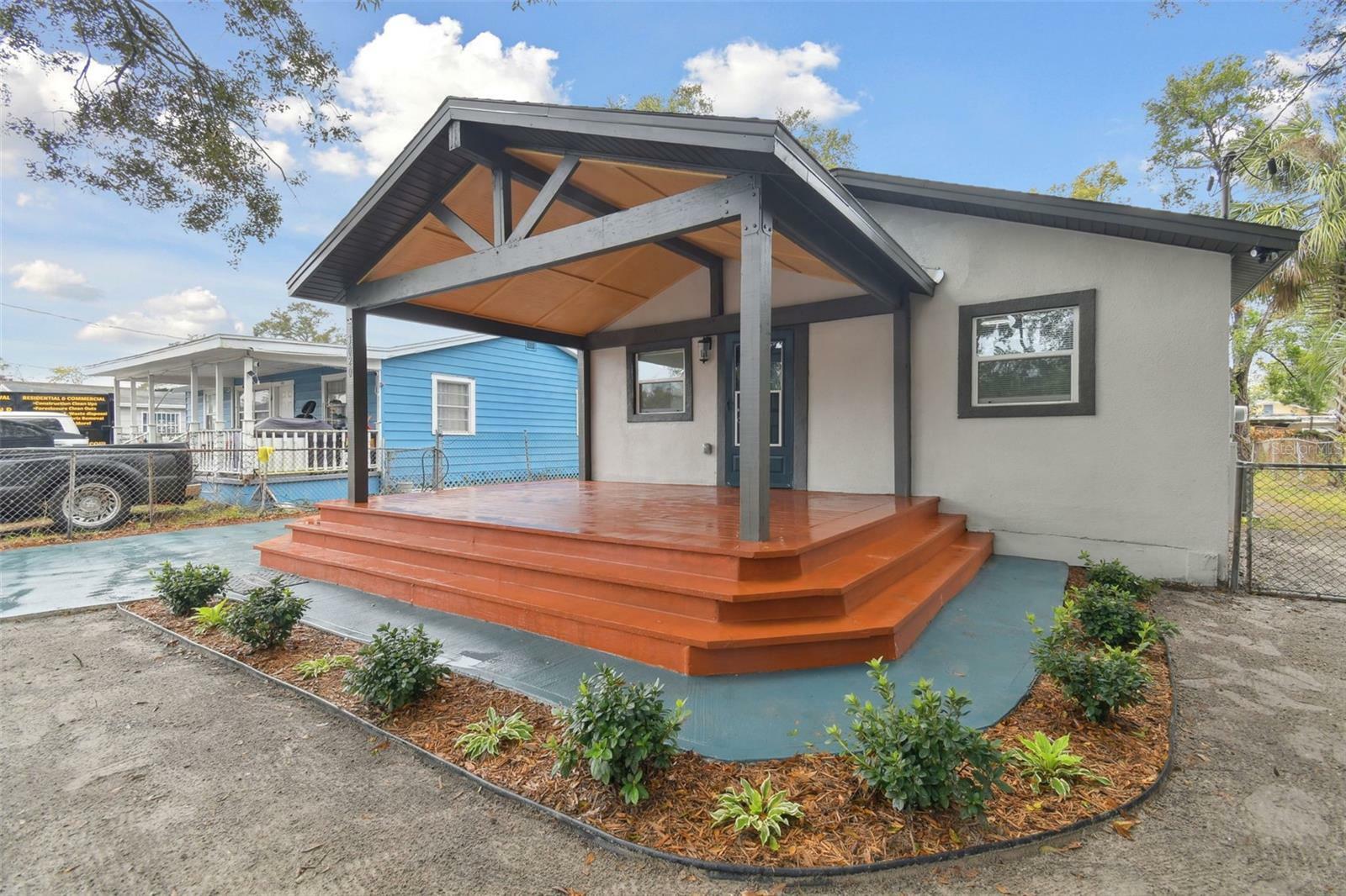 Property Photo: 3020 Deleuil Avenue FL 33610