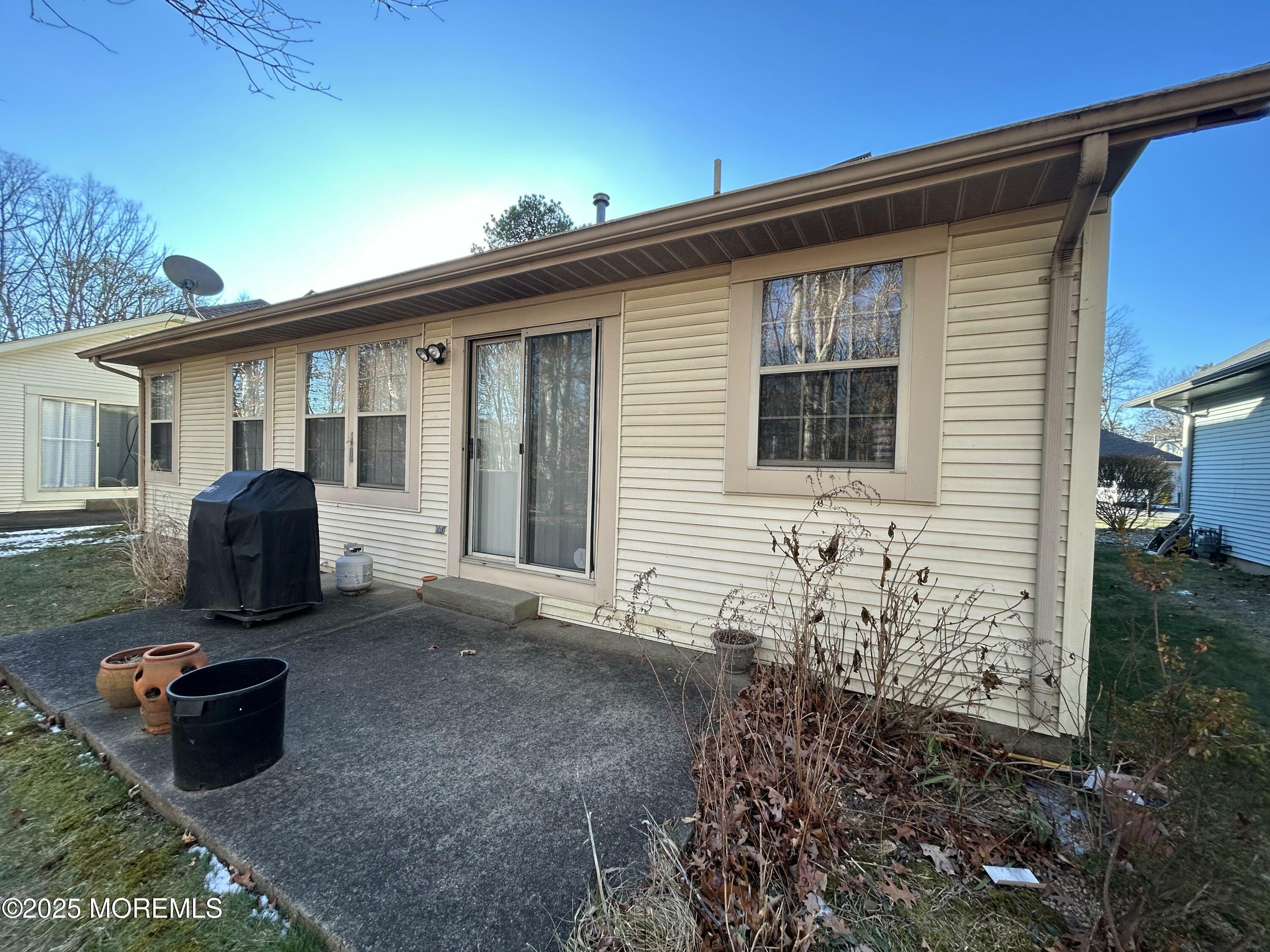 Property Photo:  16 Waverly Lane  NJ 08527 