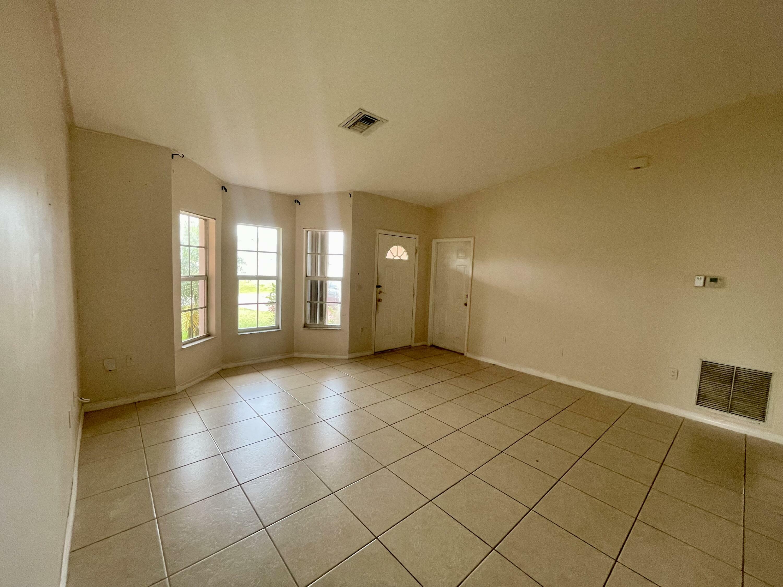 Property Photo:  438 NW Kilpatrick Avenue  FL 34983 