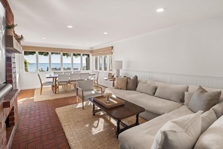 Property Photo:  2315 Finney Street  CA 93067