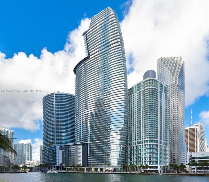Property Photo: 300 Biscayne Blvd Way 3909W FL 33131