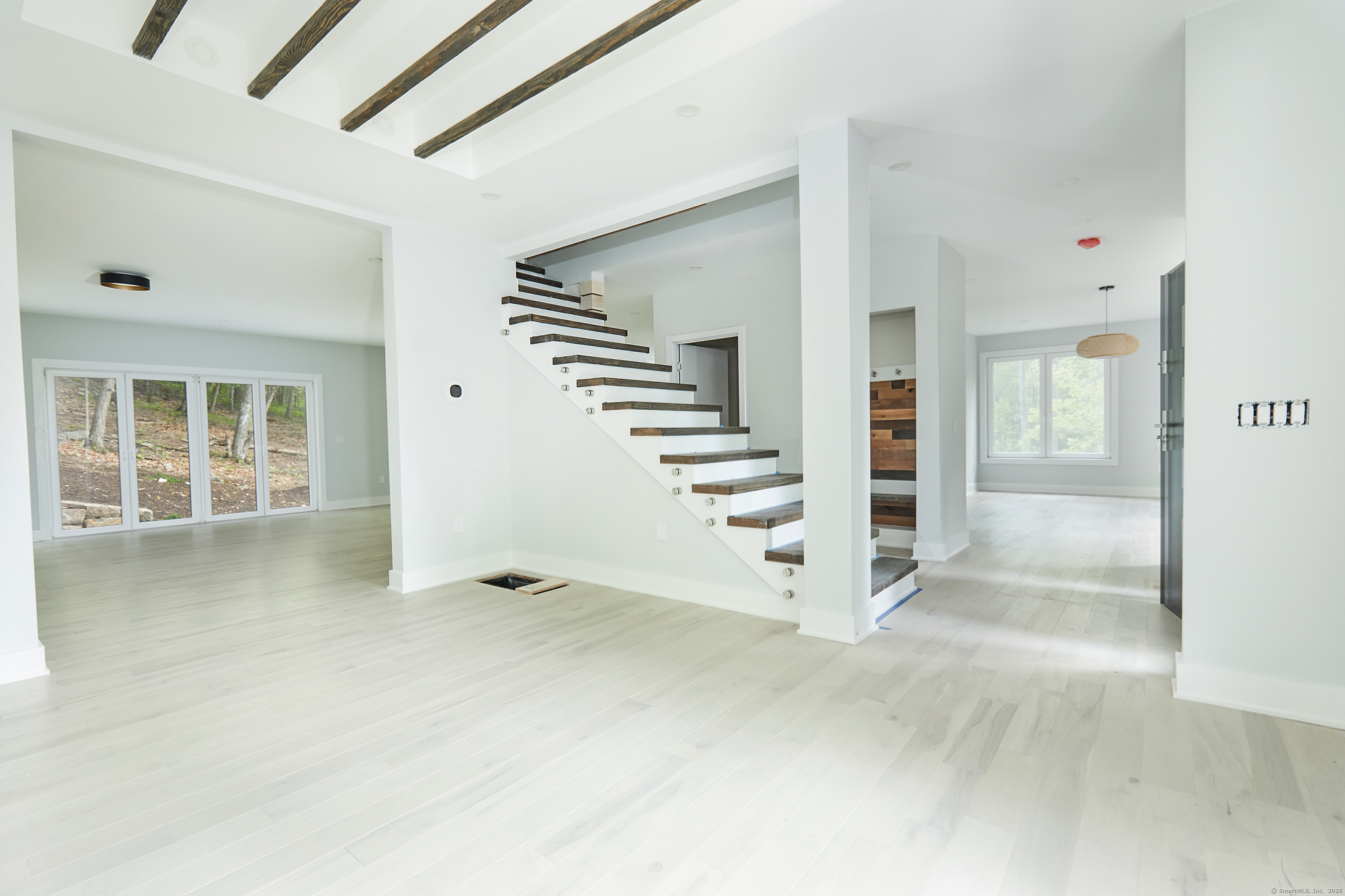 Property Photo:  1240 Westport Turnpike  CT 06824 