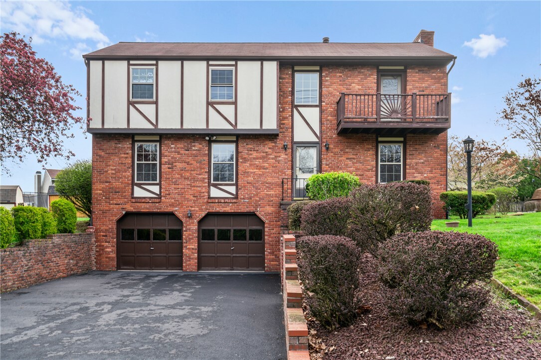 2759 Ridge Rd  South Park PA 15129 photo