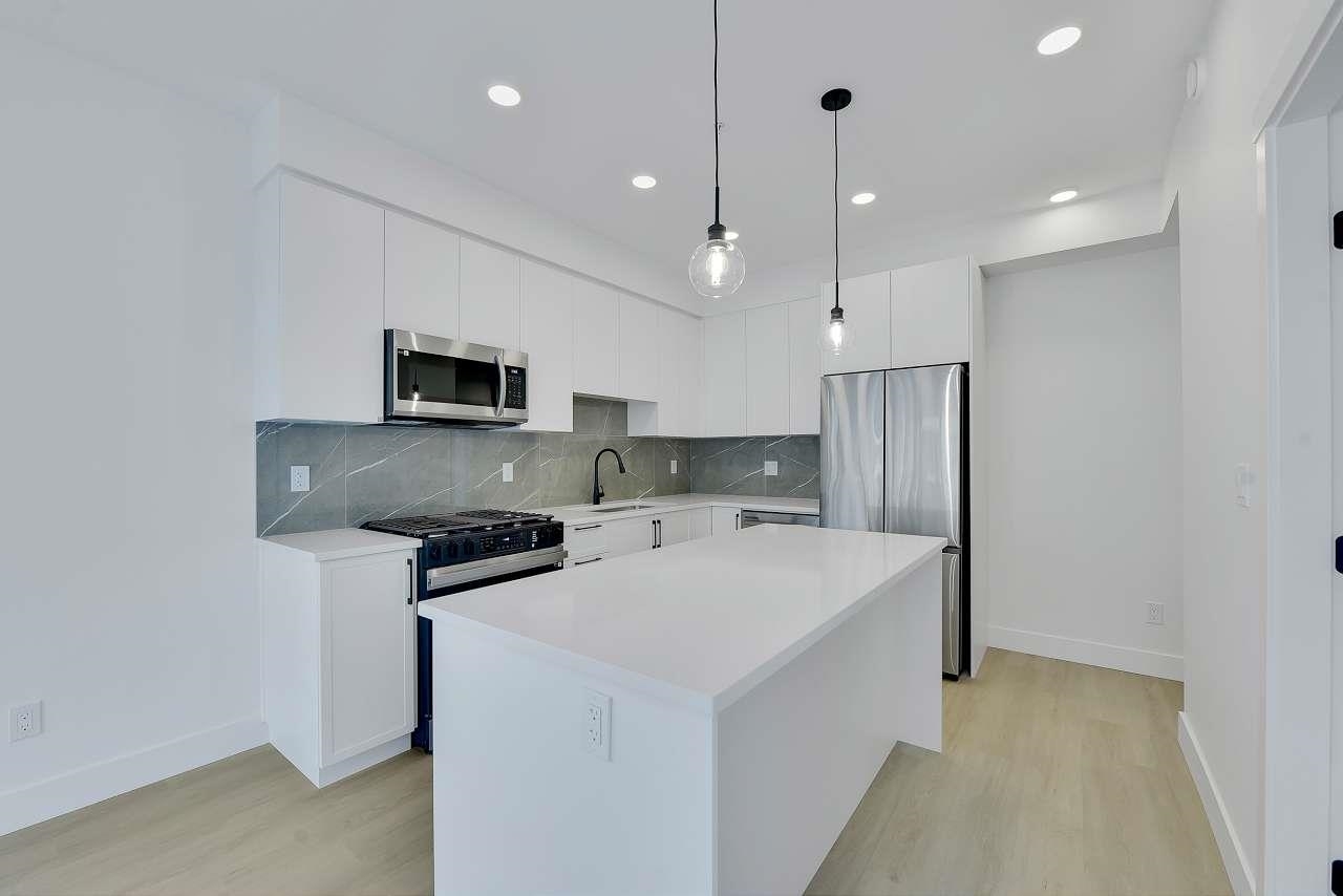 Photo de la propriété: 3480 146A Street 522 BC V4P 0H4