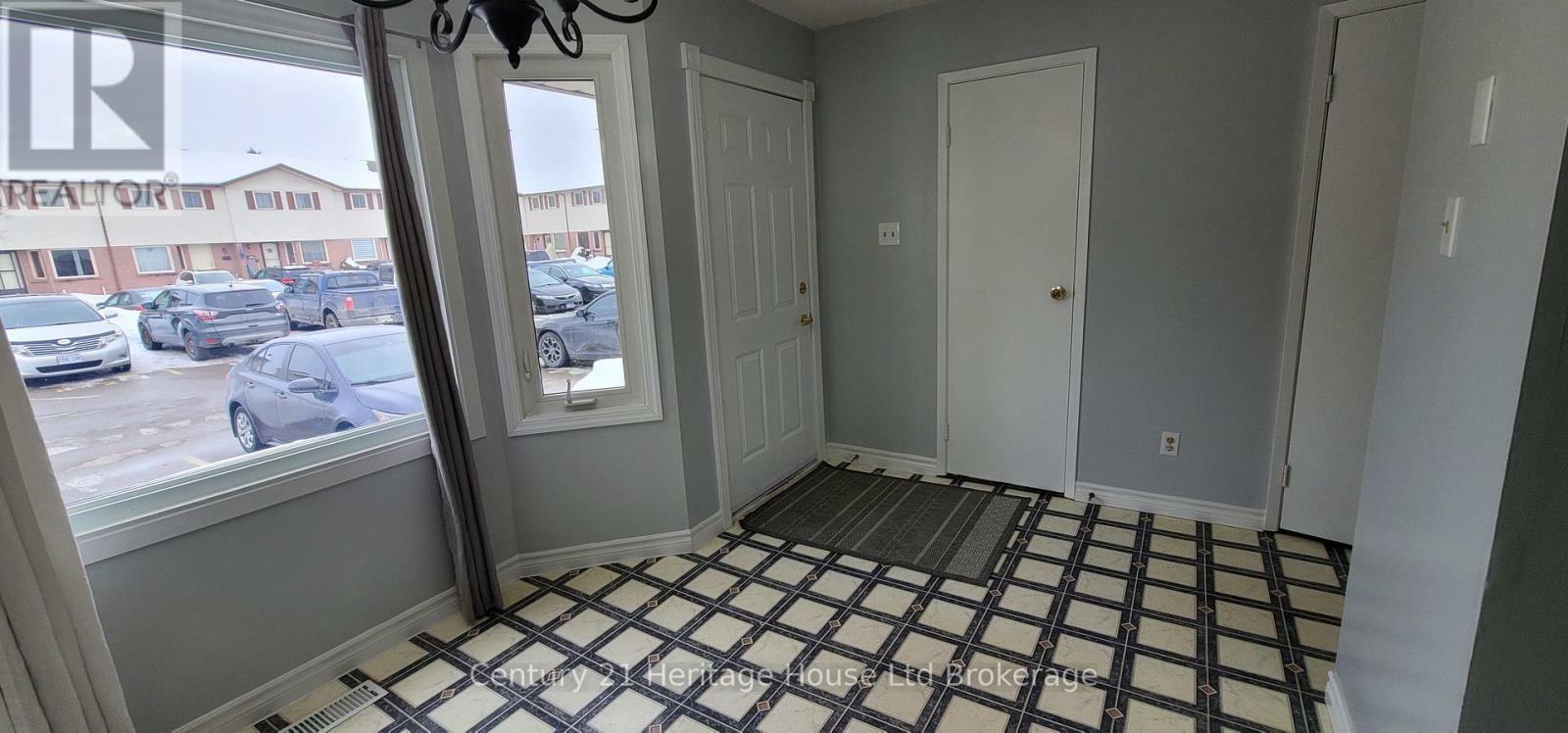 Property Photo:  1093 Nellis Street 8  ON N4T 1P5 