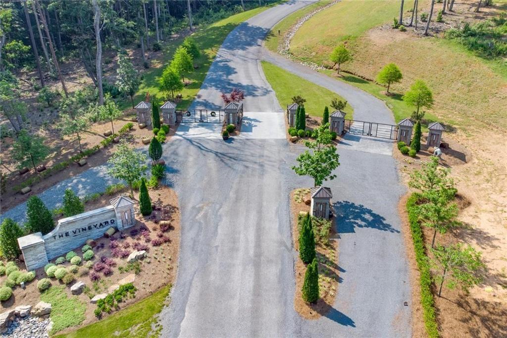 134 Twisted Oak Road  Talking Rock GA 30175 photo