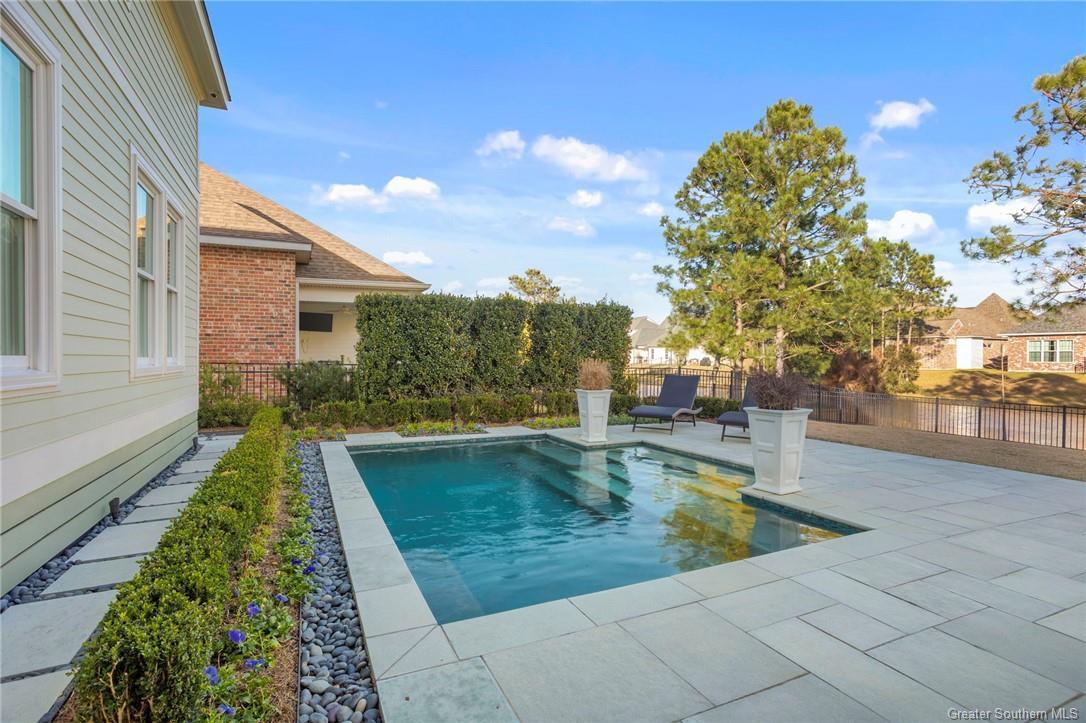 Property Photo: 5839 Lakeview Lane LA 70605