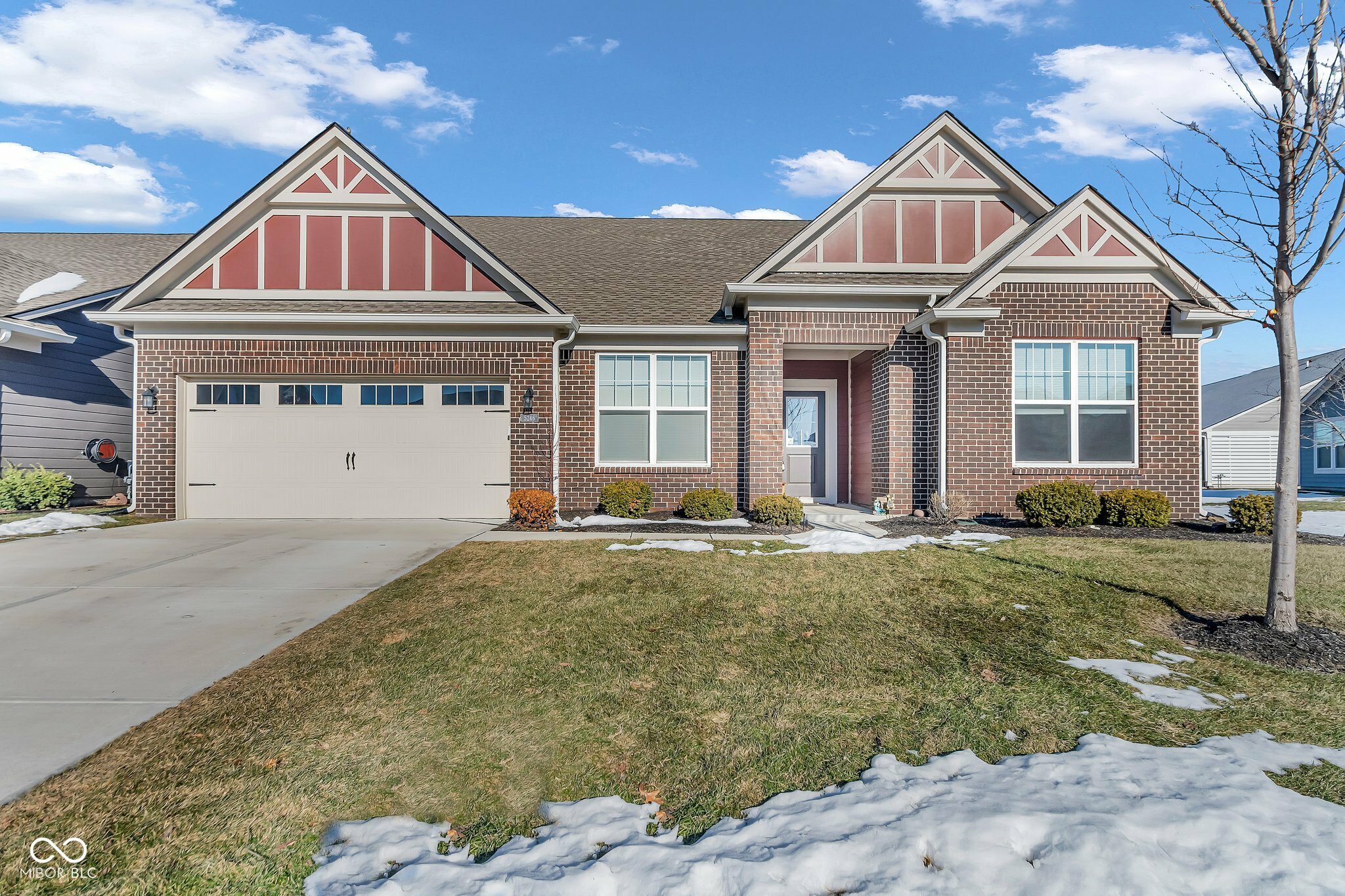 Property Photo: 5246 Parkhurst Crossing IN 46055