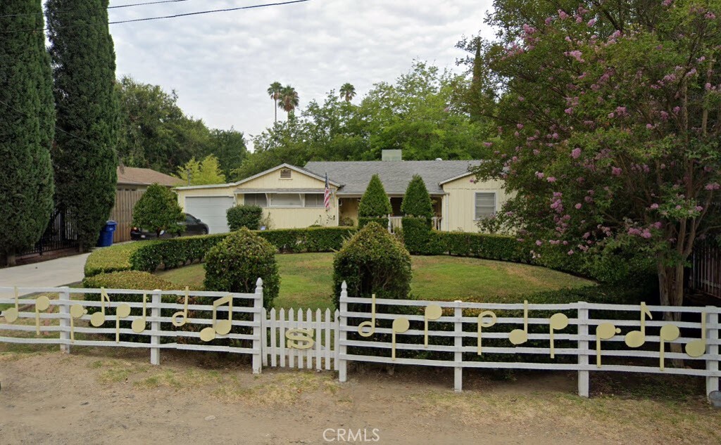 6125 Shirley Avenue  Tarzana CA 91356 photo