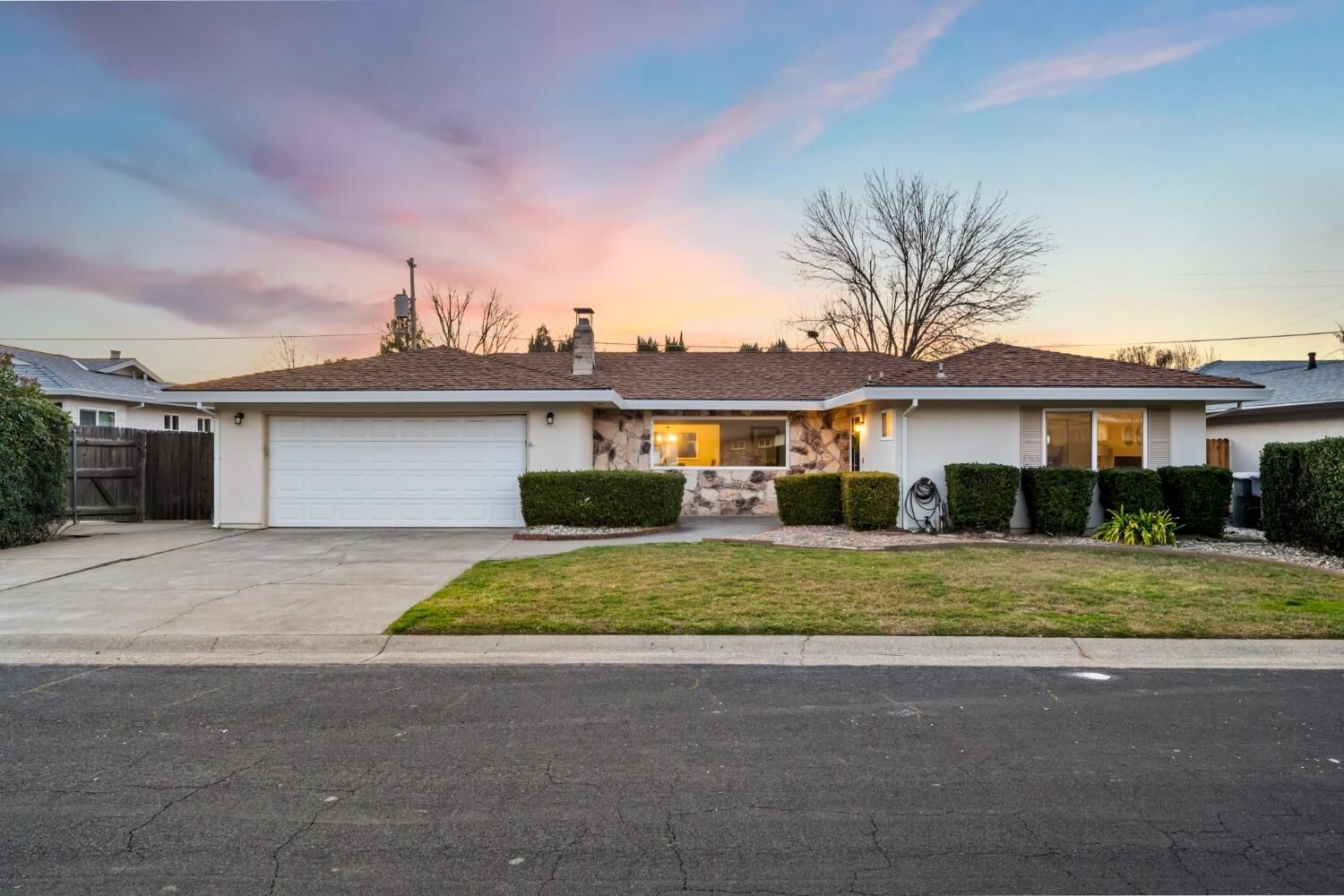 Property Photo: 8122 Briar Way CA 95746