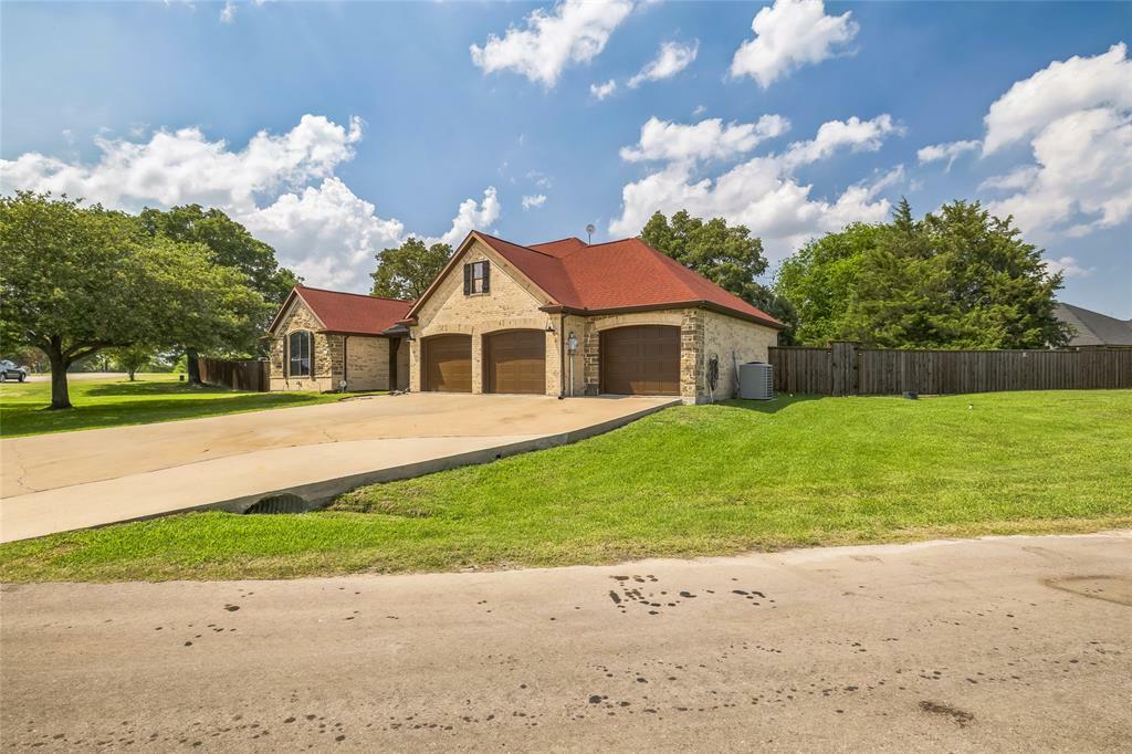 Property Photo: 10545 Lago Vista TX 75474
