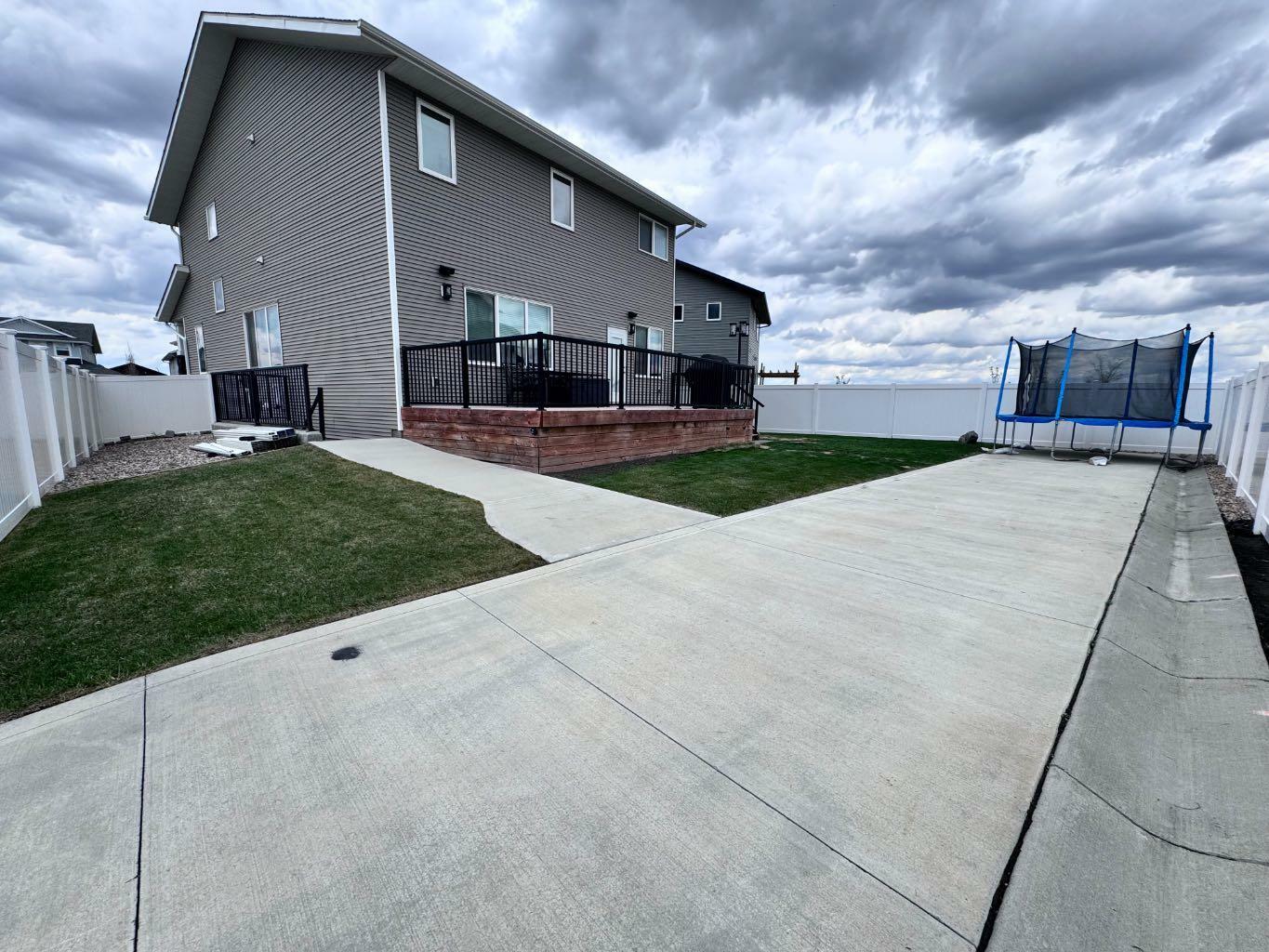Property Photo: 35 Traynor Close AB T4P 0W7