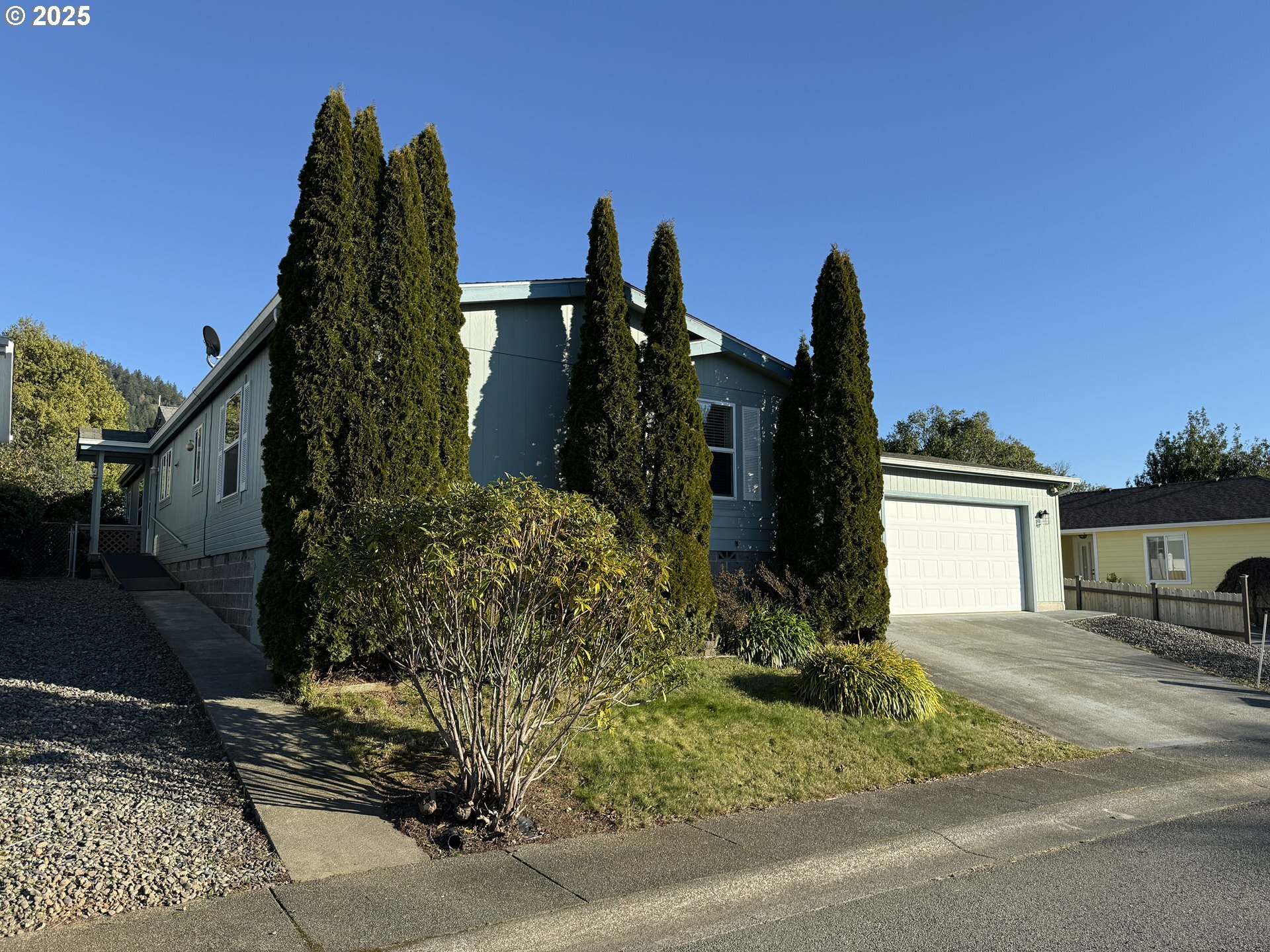 Property Photo: 16471 Stitt Ln OR 97415