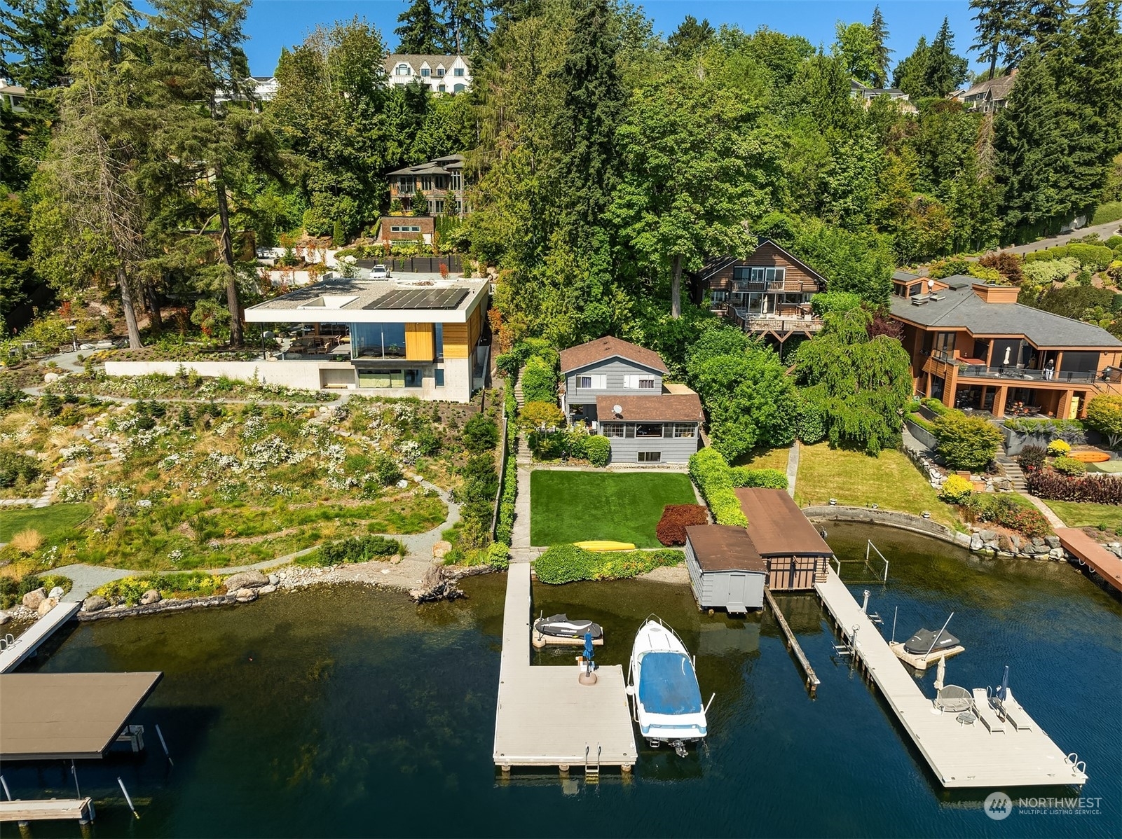 Property Photo:  450  Overlake Drive E  WA 98039 