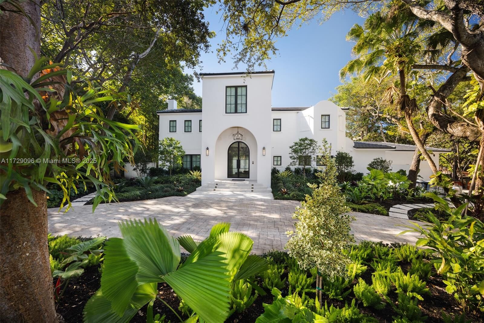 Property Photo: 4860 Hammock Lake Dr FL 33156