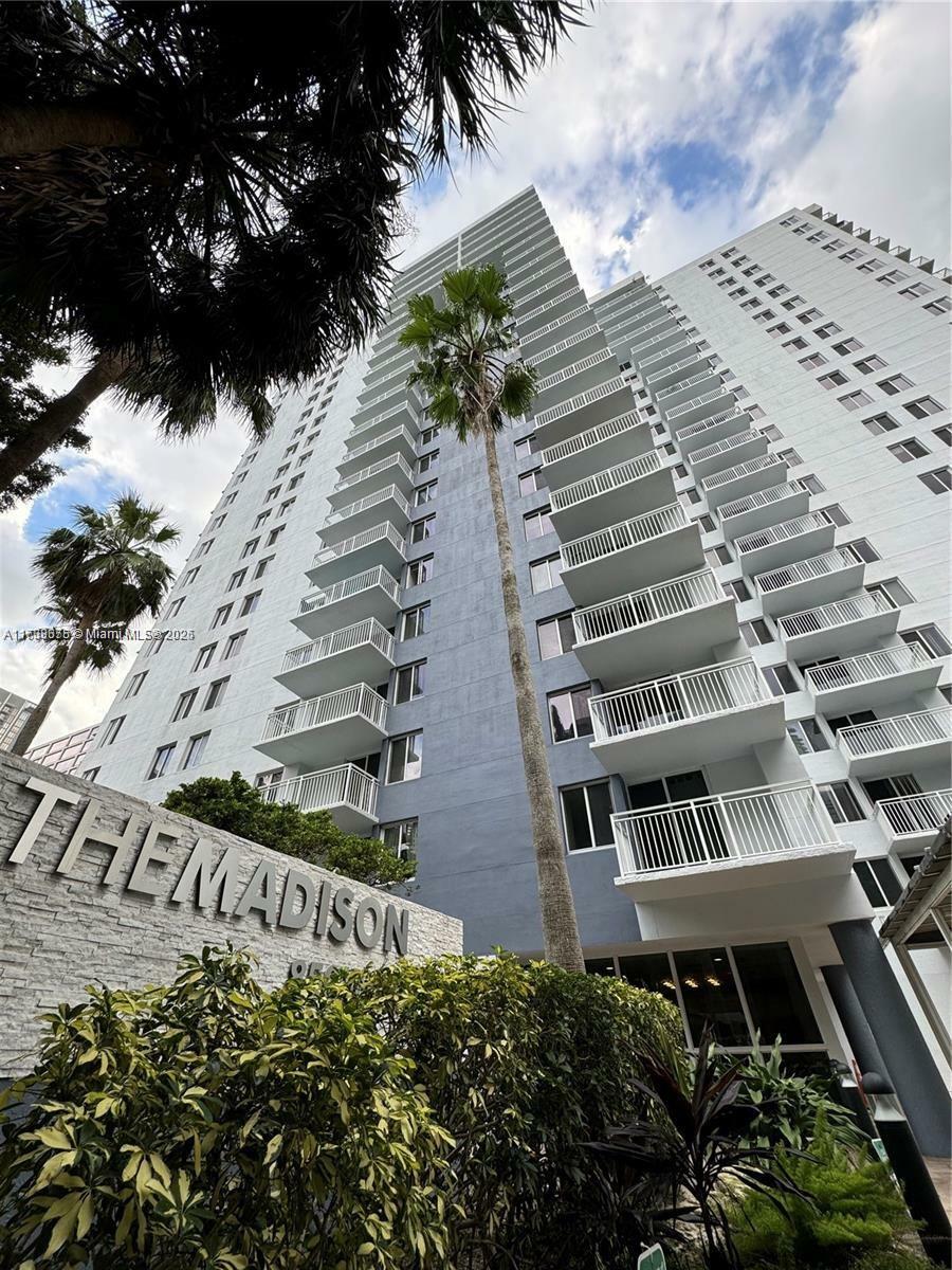 Property Photo: 850 N Miami Ave W-1810 FL 33136