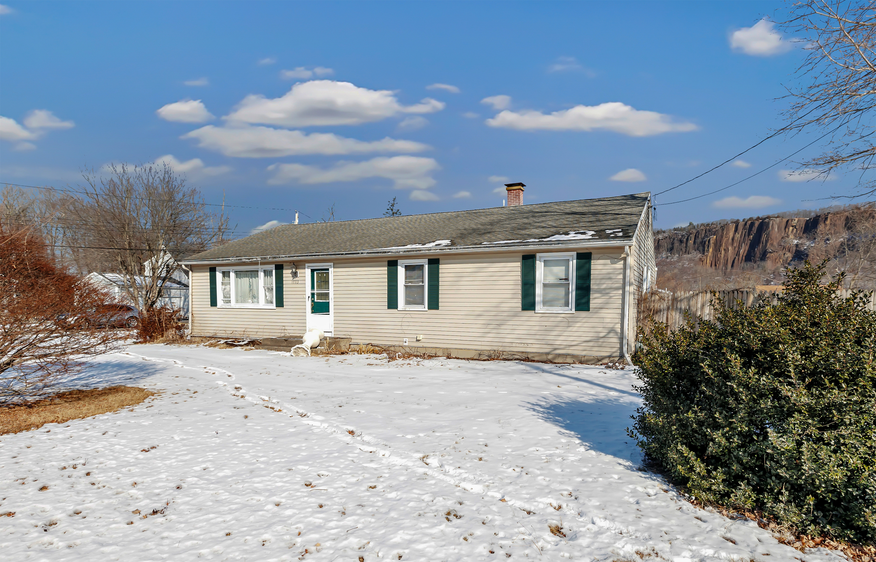 Property Photo:  1793 Litchfield Turnpike  CT 06525 