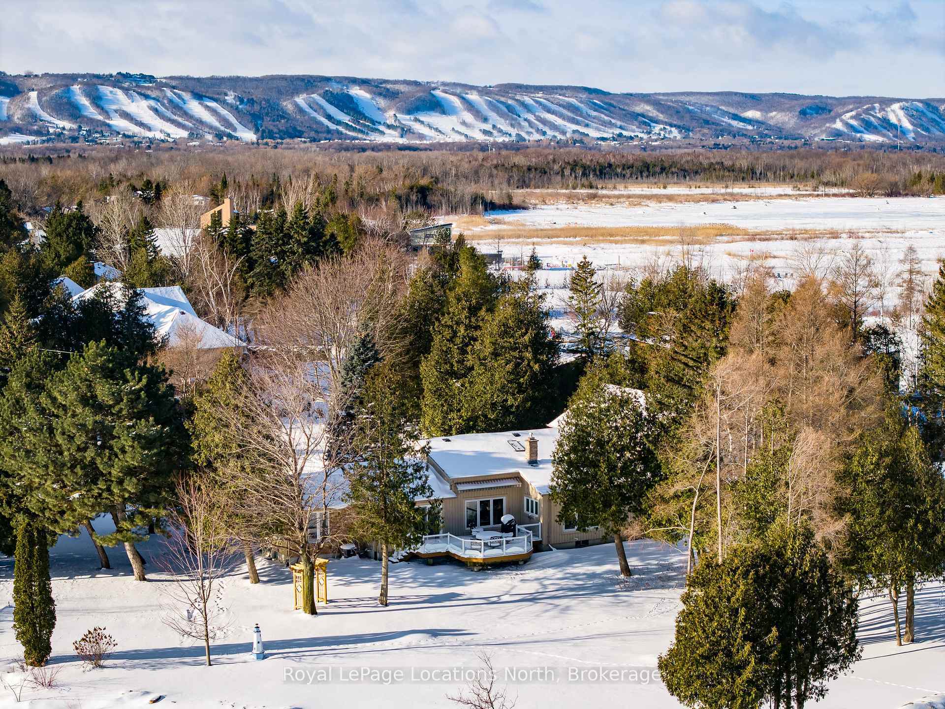 Property Photo: 108 Bartlett Blvd ON L9Y 5C9