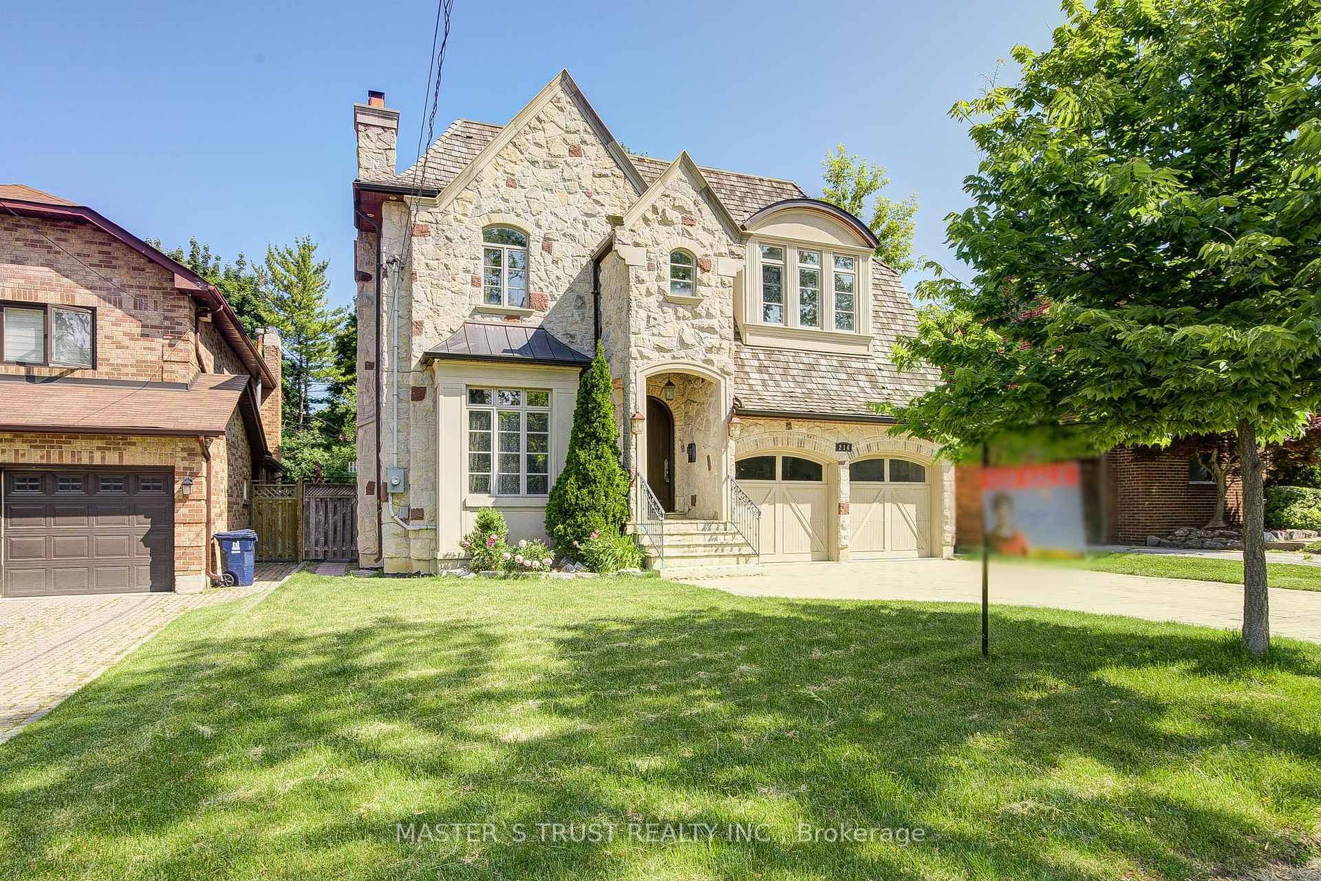 Property Photo:  216 Parkview Avenue  ON M2N 3Y8 