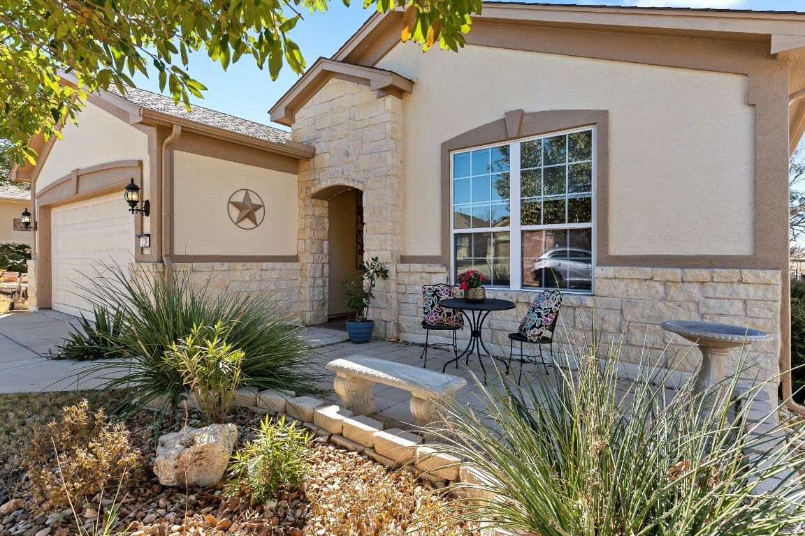 Property Photo:  128 Prairie Creek Trail  TX 78633 