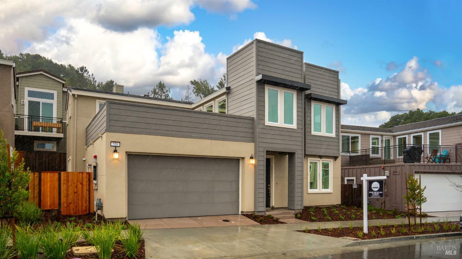Property Photo: 518 Sapphire Street CA 94952