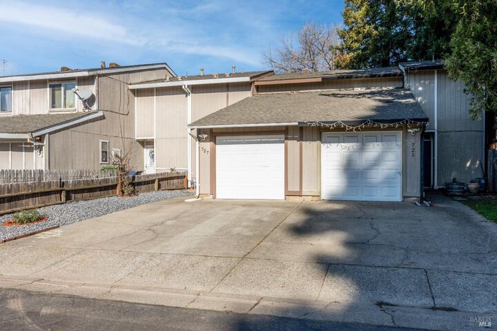 727 Sidnie Court  Ukiah CA 95482 photo