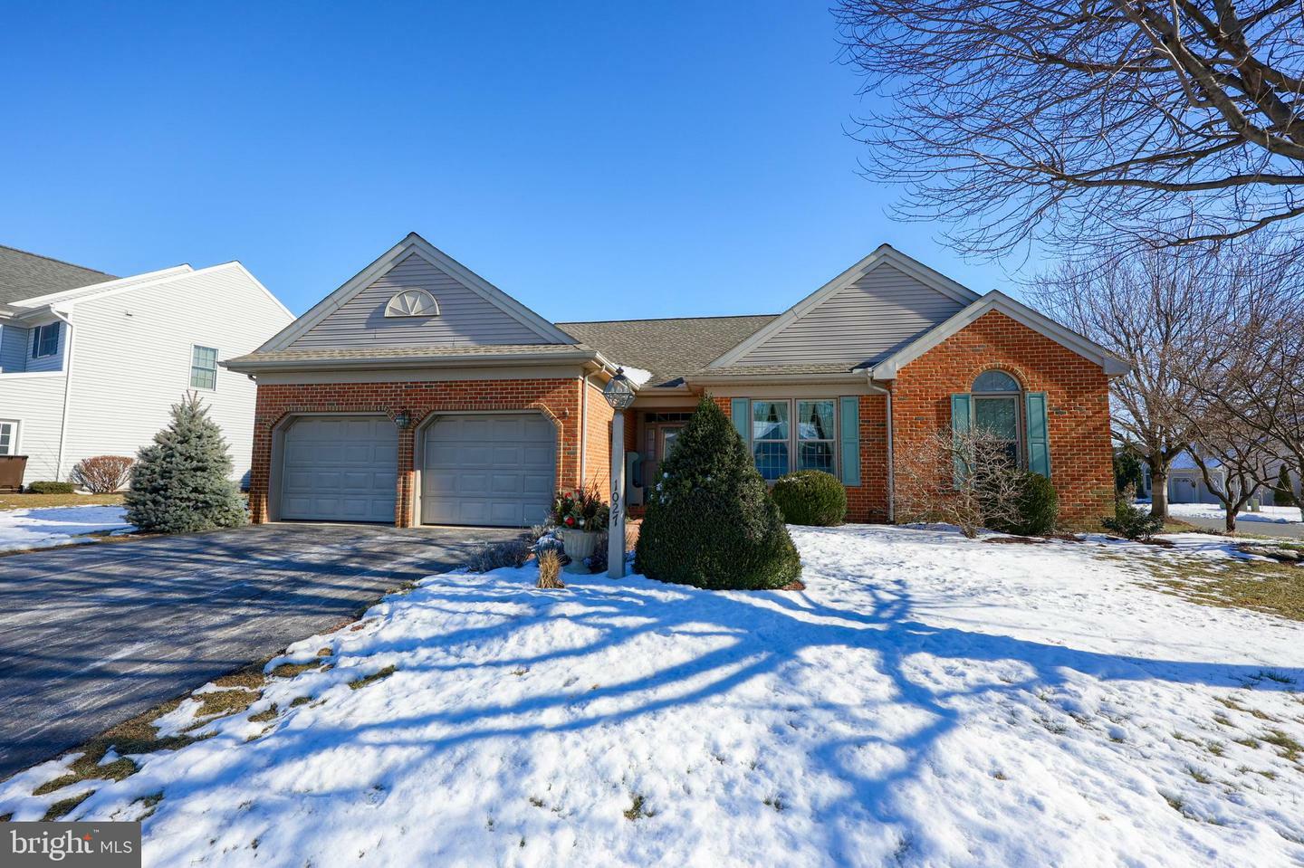 Property Photo:  1027 Fondersmith Drive  PA 17601 