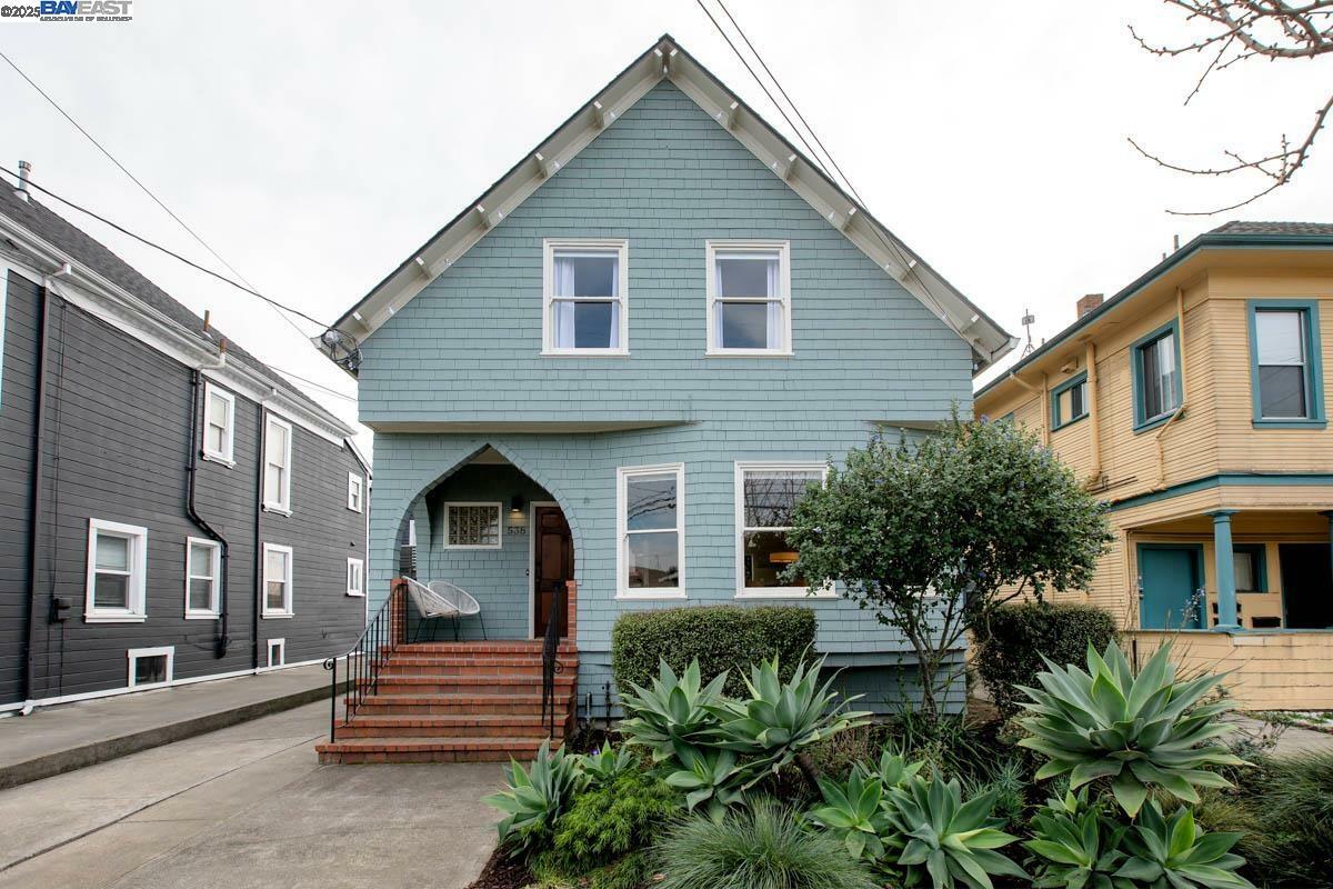 Property Photo:  538 Pacific Ave  CA 94501 