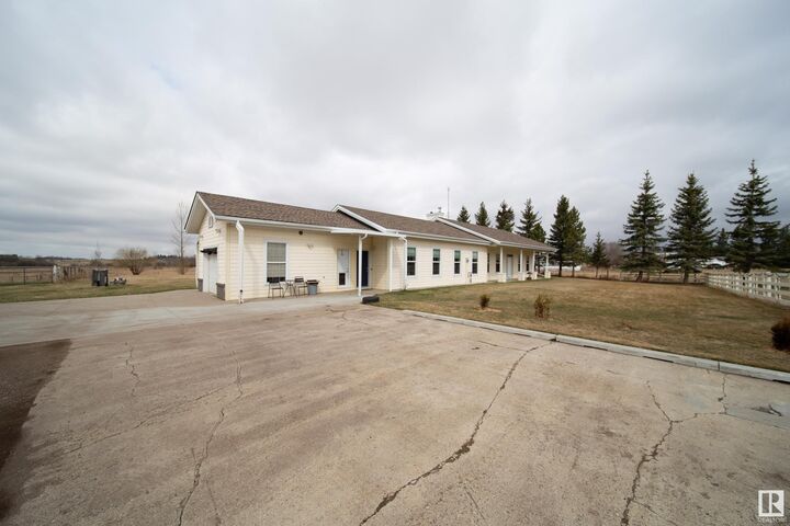 51214 Rge Rd 232  Rural Strathcona County AB T8B 1K8 photo