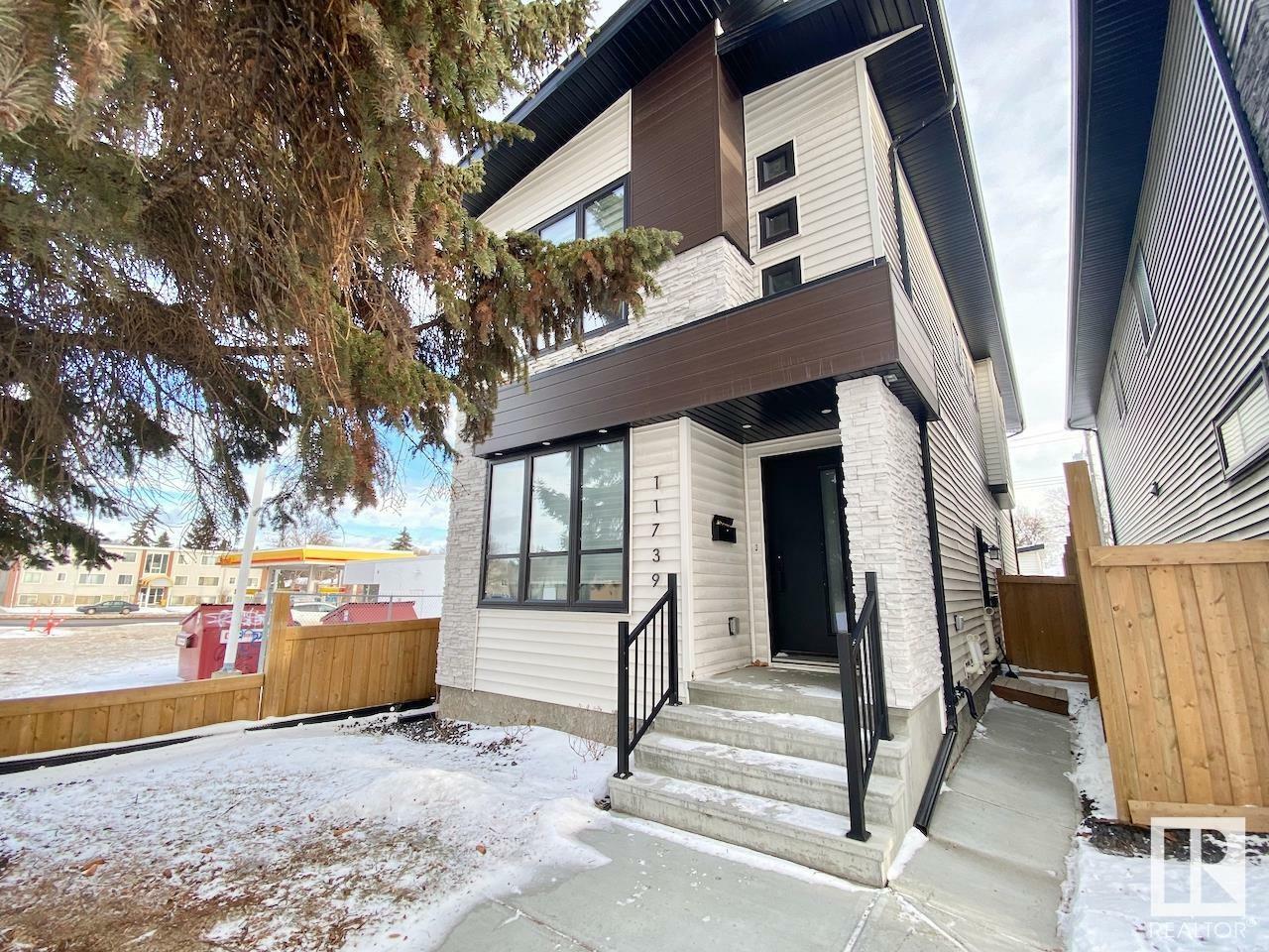 Property Photo:  11739 130 Street NW  AB T5M 1A9 