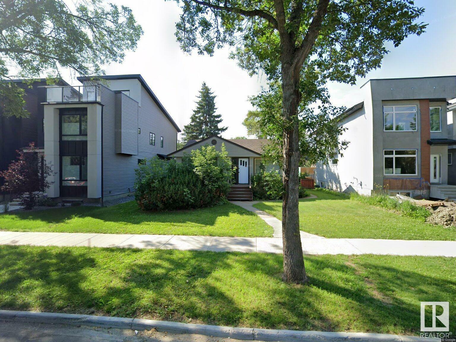 Property Photo:  11211 75 Avenue NW  AB T6G 0H4 