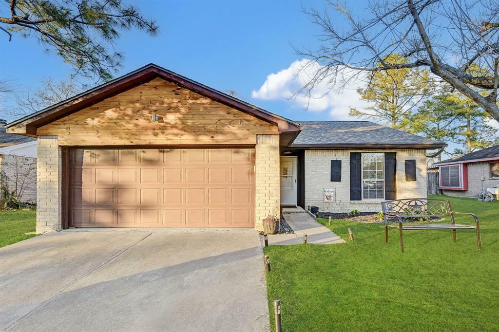 Property Photo: 13918 Panhandle Drive TX 77498