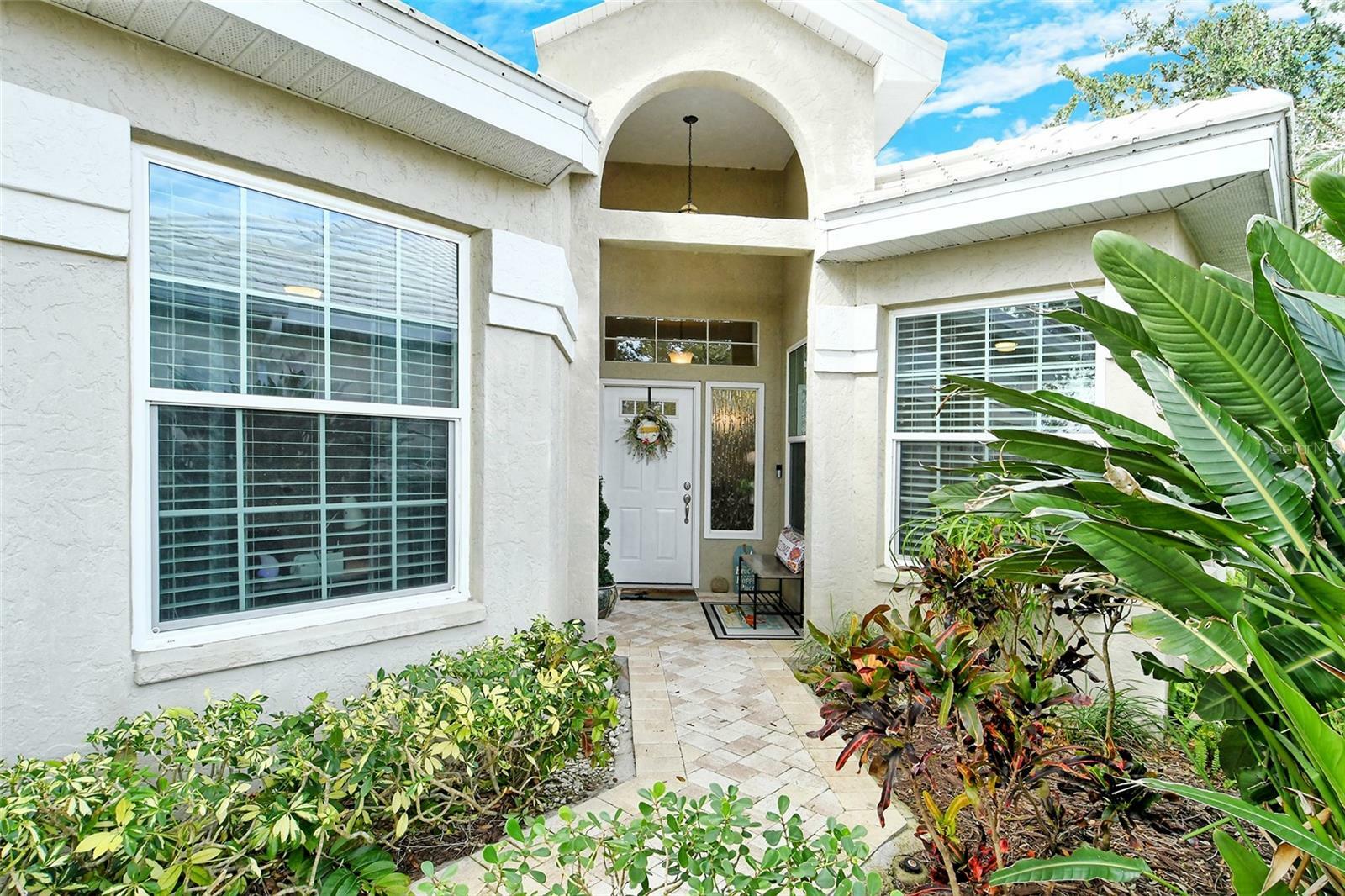 Property Photo:  560 Fallbrook Drive  FL 34292 