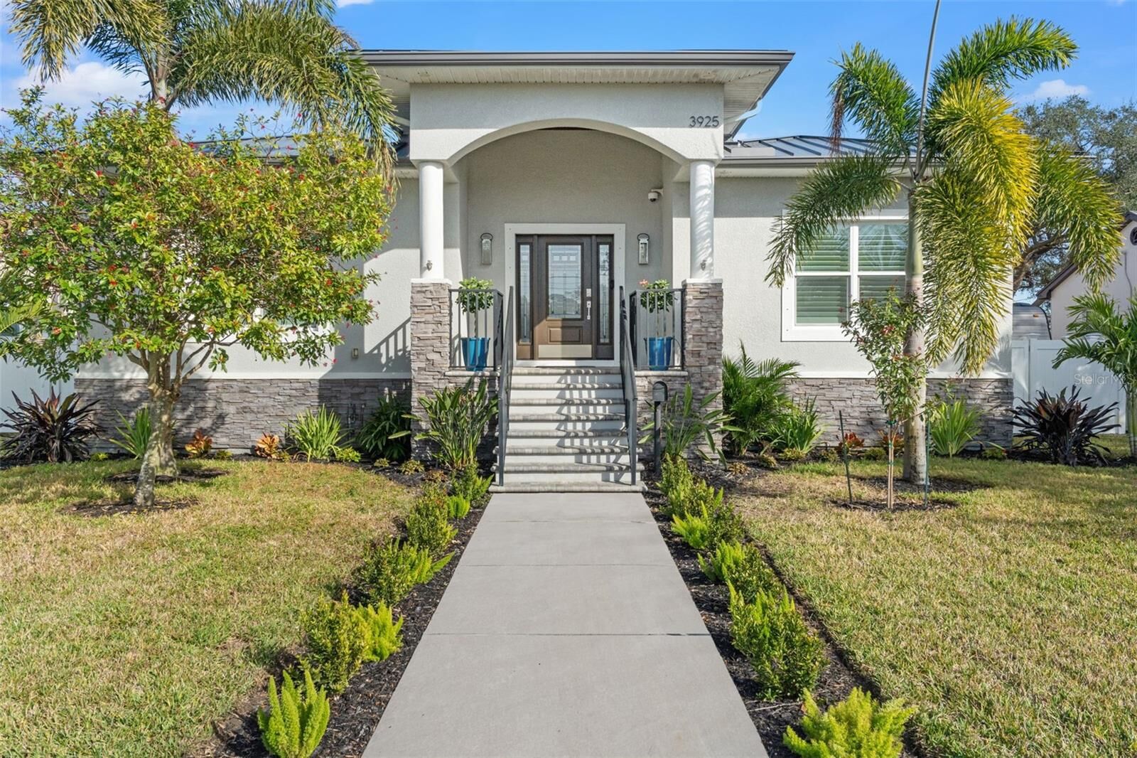 Property Photo:  3925 1st Street NE  FL 33703 