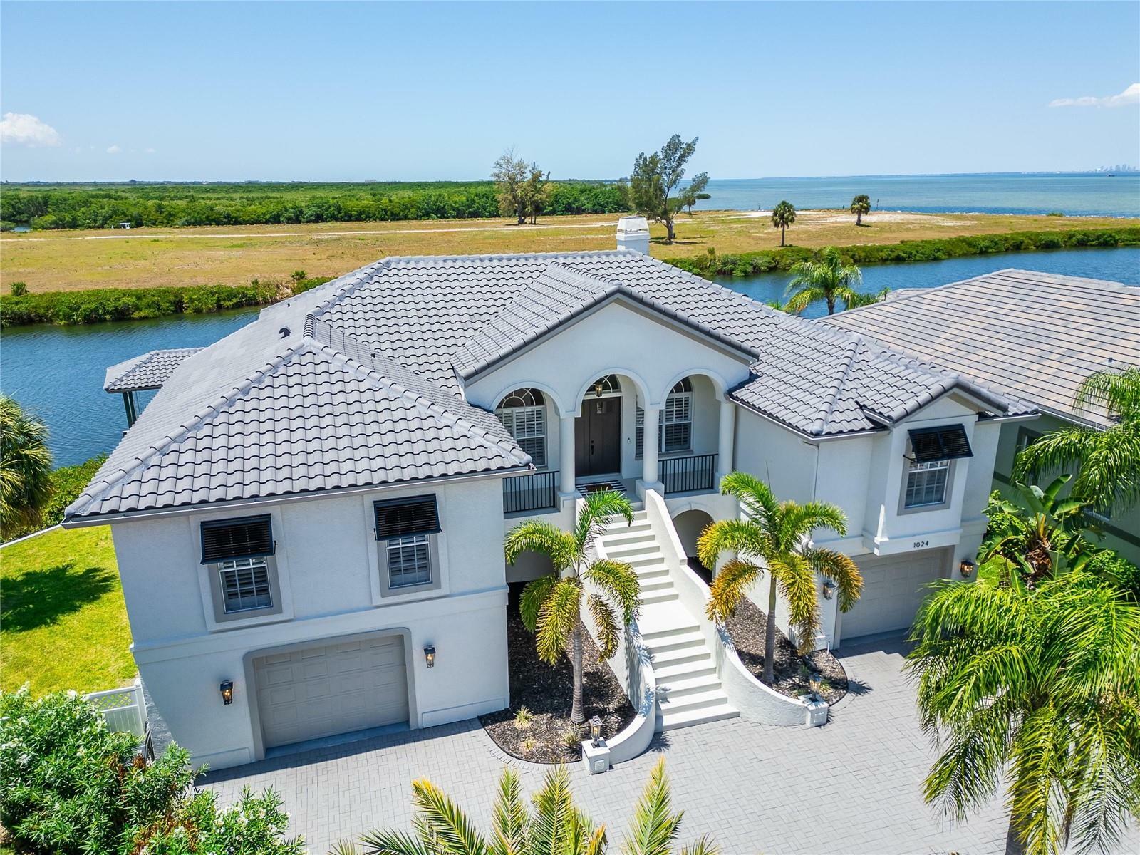 Property Photo:  1024 Sonata Lane  FL 33572 