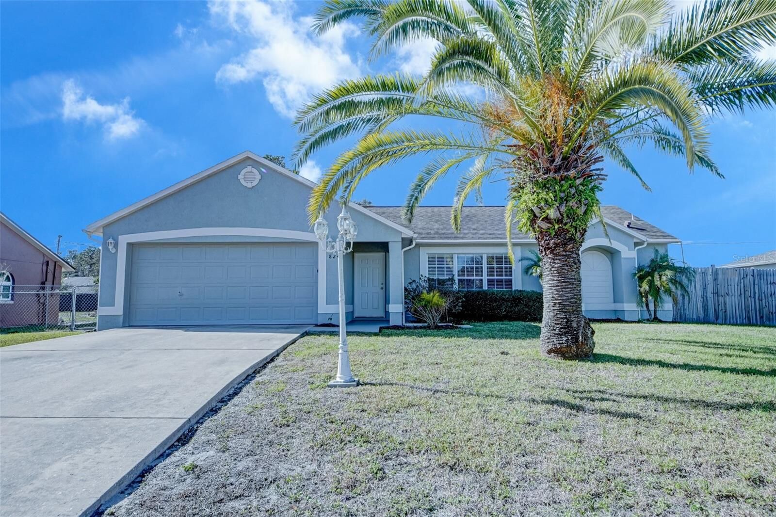 Property Photo: 824 Mentmore Circle FL 32738