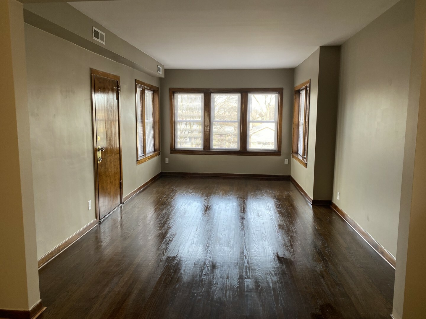 Property Photo:  5339 W Sunnyside Avenue 3  IL 60630 